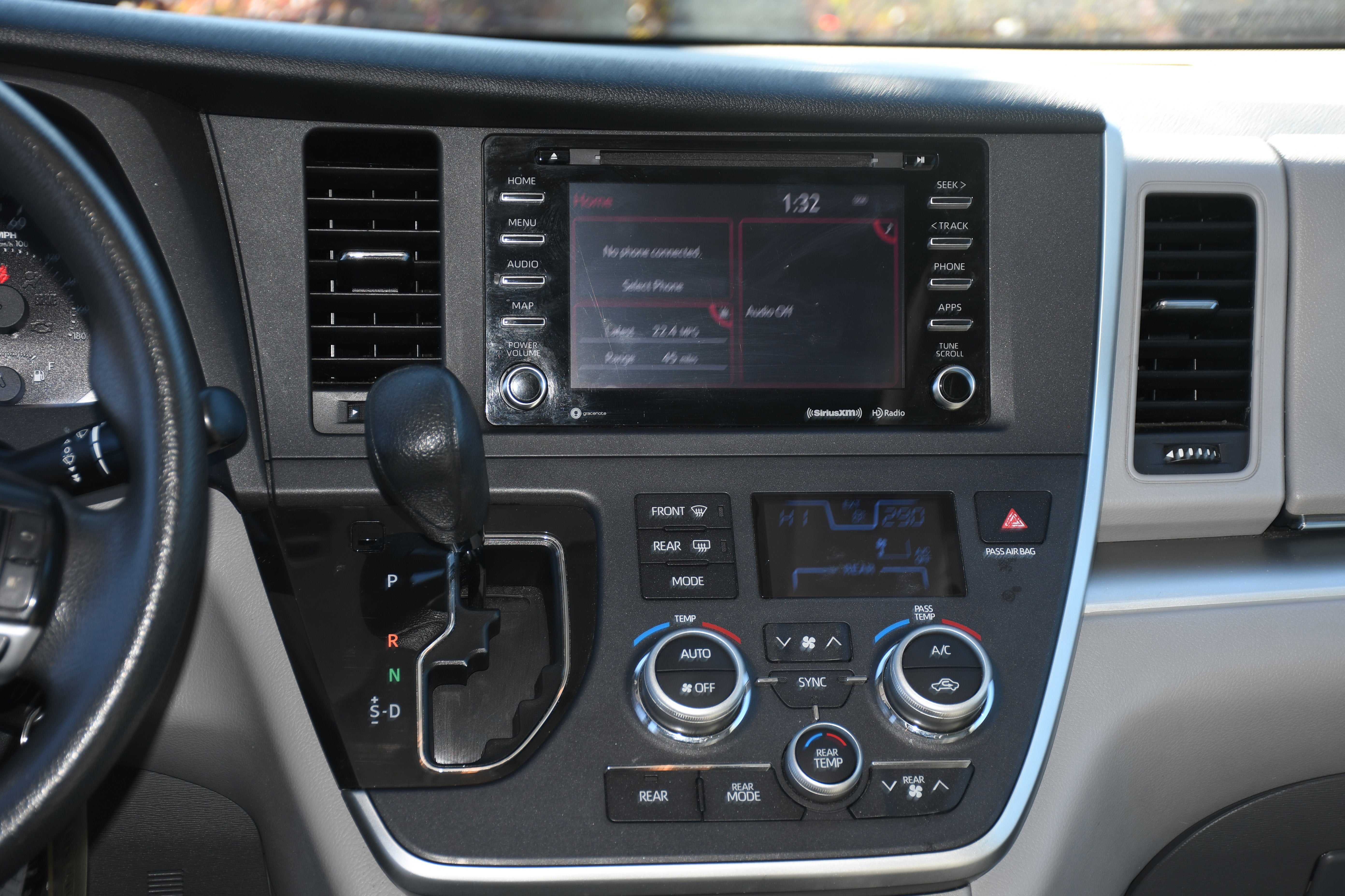 2020 Toyota Sienna LE