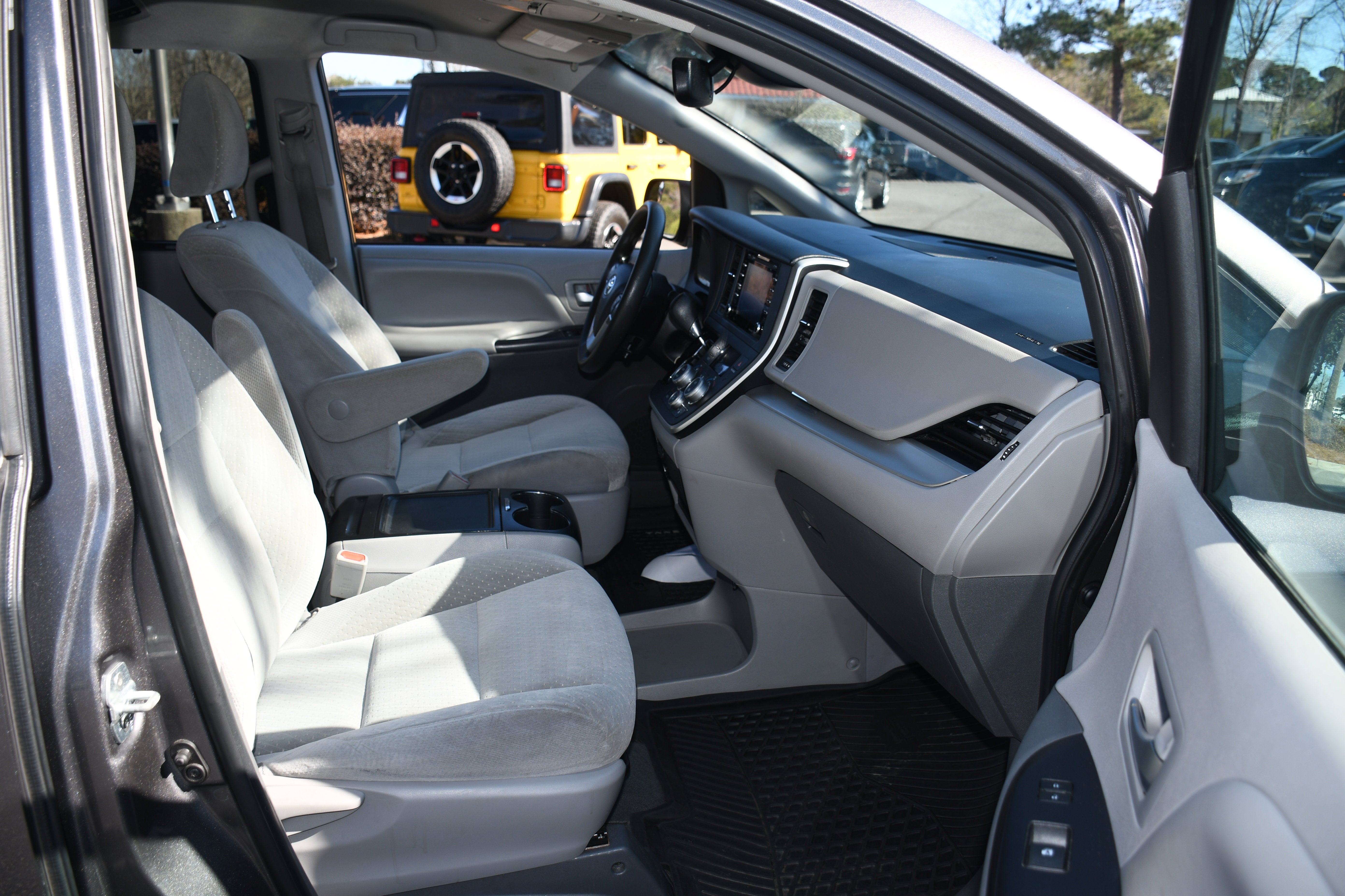 2020 Toyota Sienna LE