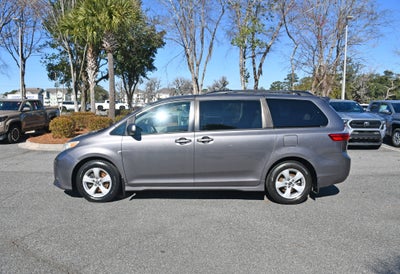 2020 Toyota Sienna LE
