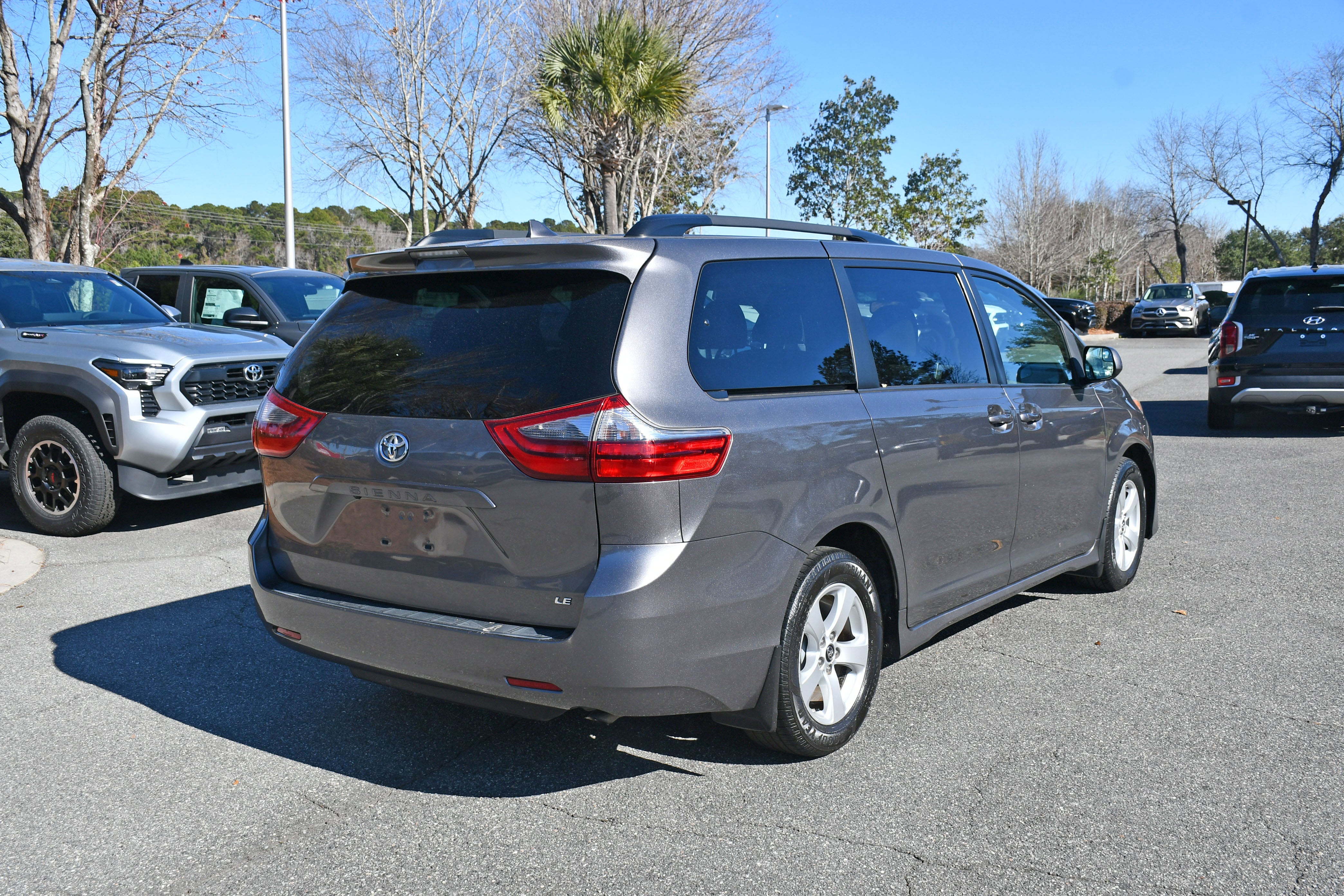 2020 Toyota Sienna LE