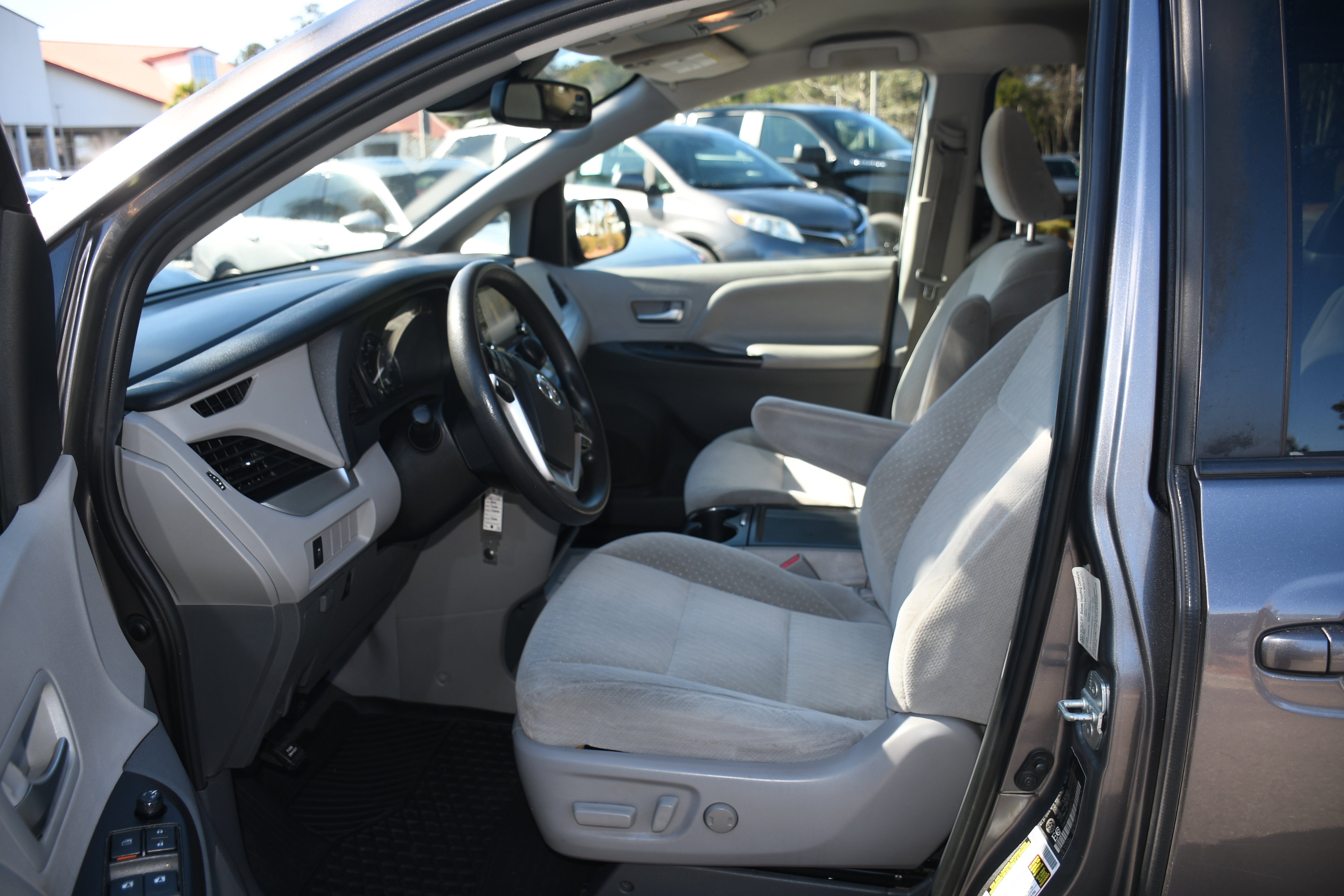 2020 Toyota Sienna LE