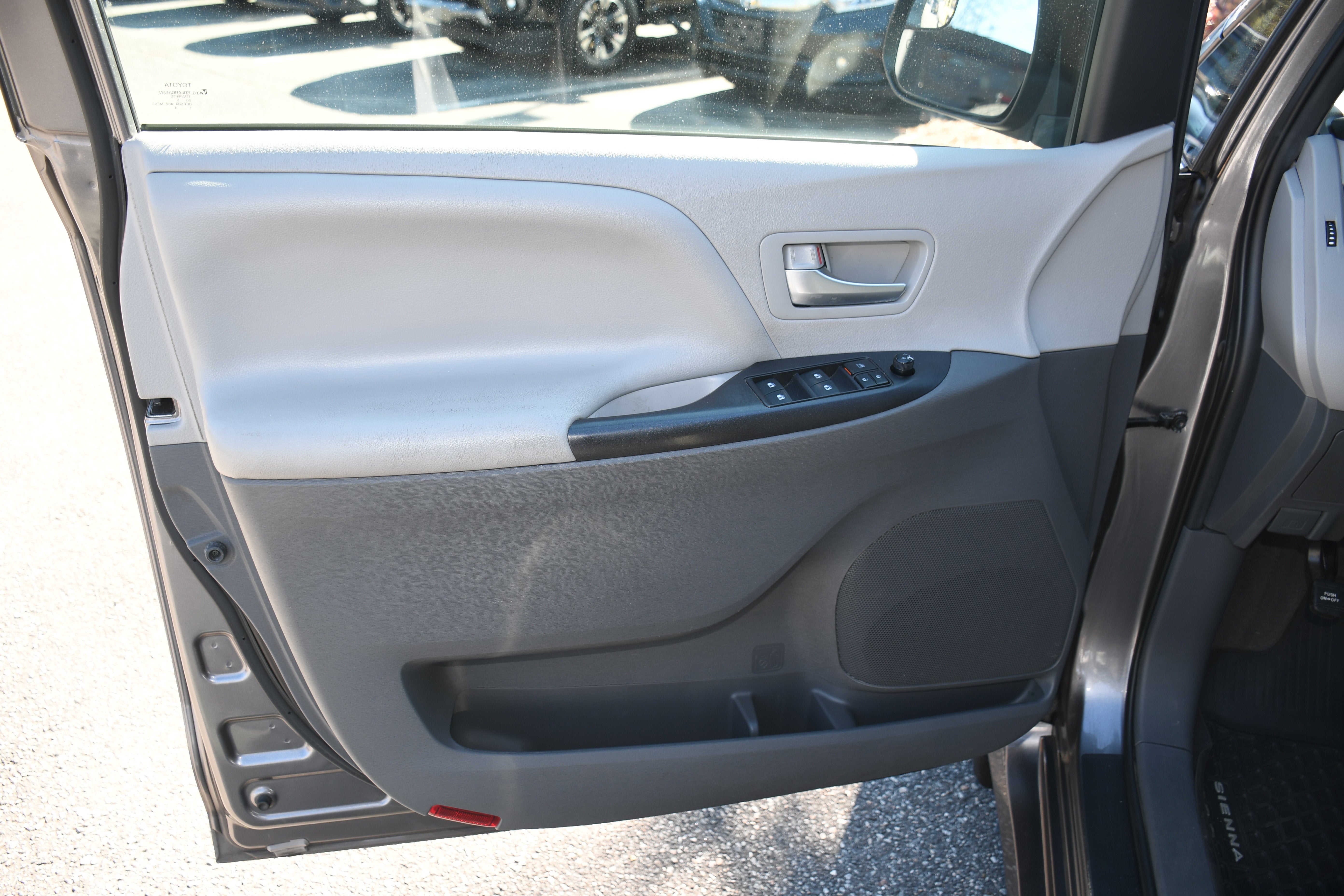 2020 Toyota Sienna LE