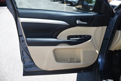 2019 Toyota Highlander SE