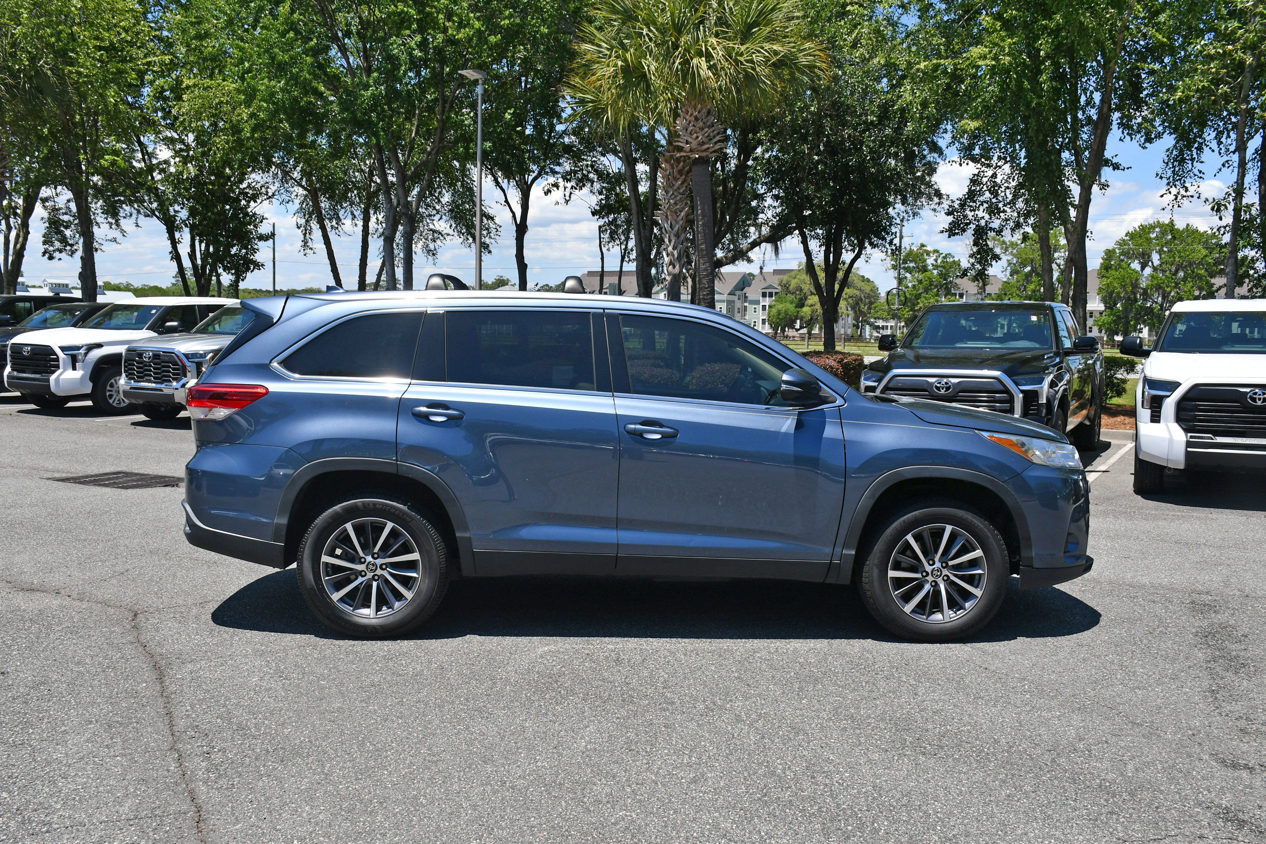 2019 Toyota Highlander SE