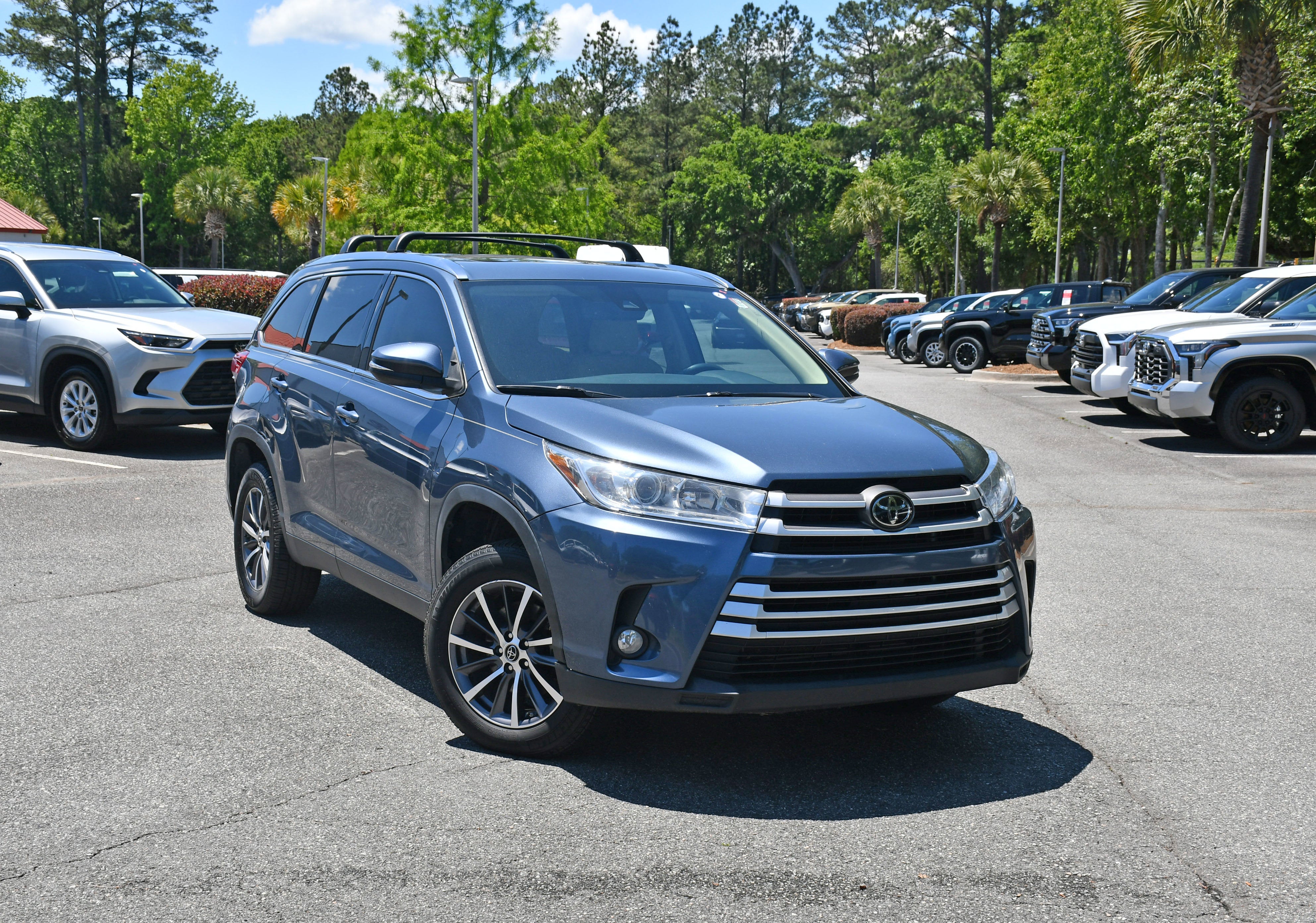 2019 Toyota Highlander SE