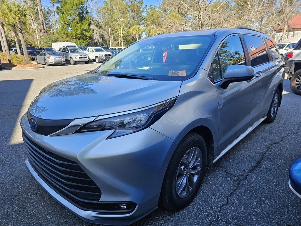 2025 Toyota Sienna XLE
