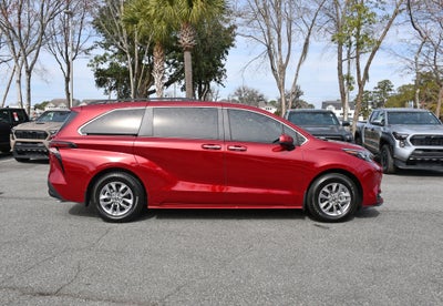 2025 Toyota Sienna XLE