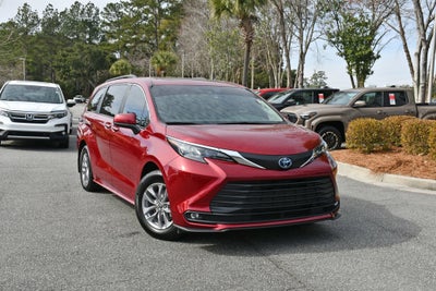 2025 Toyota Sienna XLE