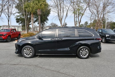 2023 Toyota Sienna XLE