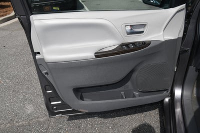 2020 Toyota Sienna XLE