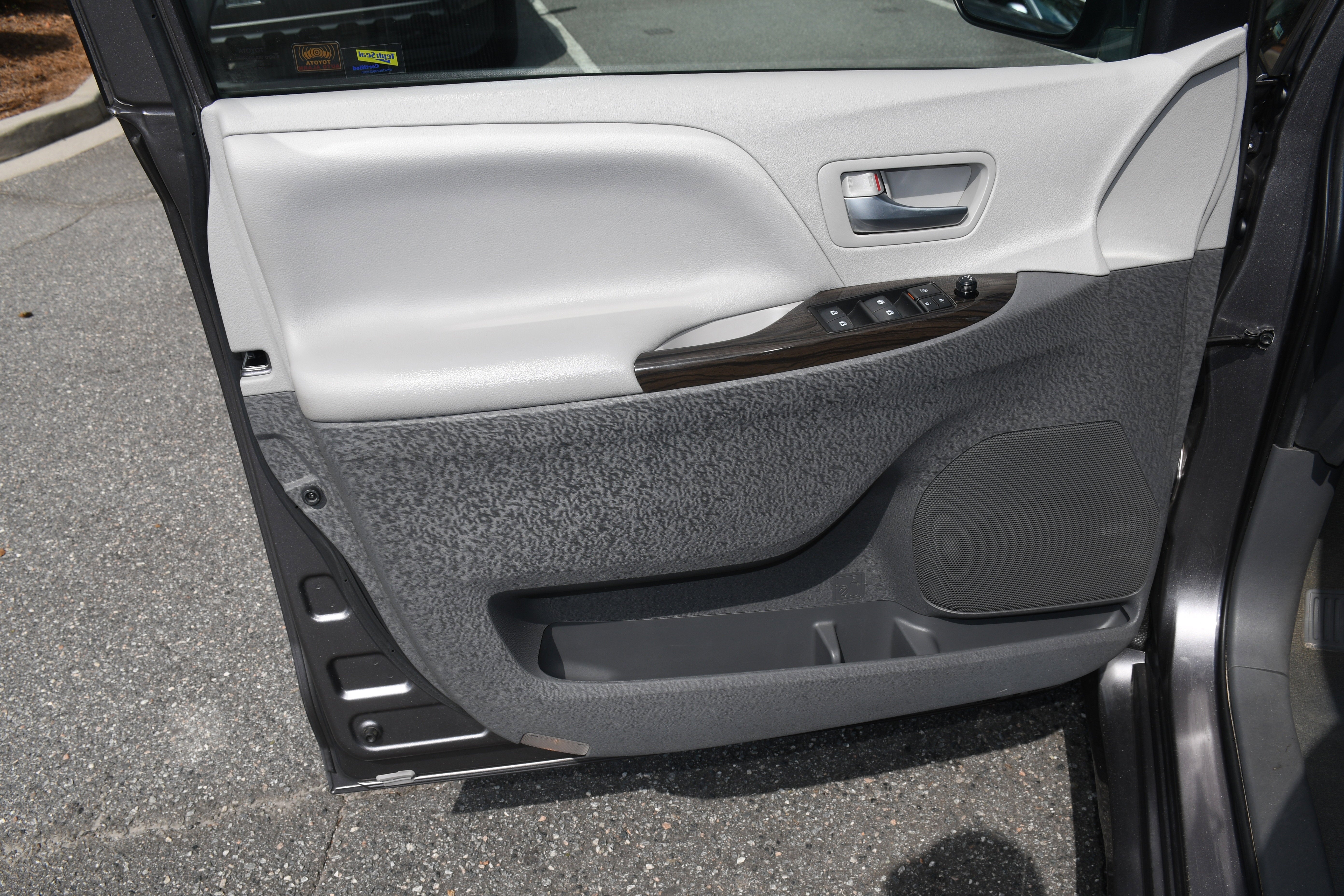 2020 Toyota Sienna XLE