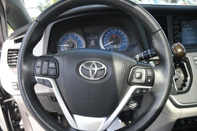 2020 Toyota Sienna XLE