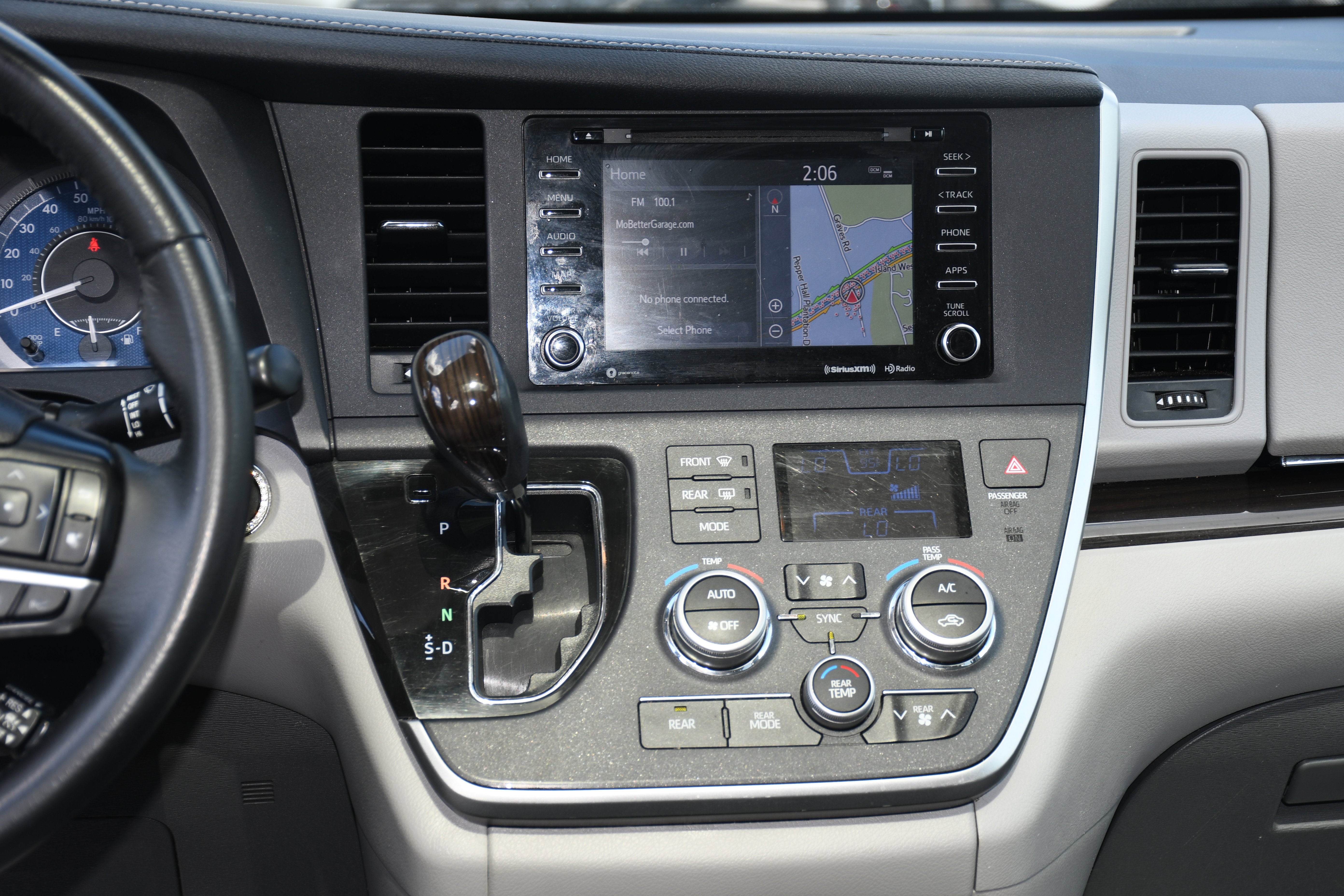 2020 Toyota Sienna XLE