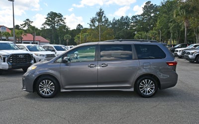 2020 Toyota Sienna XLE