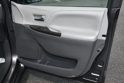 2020 Toyota Sienna XLE