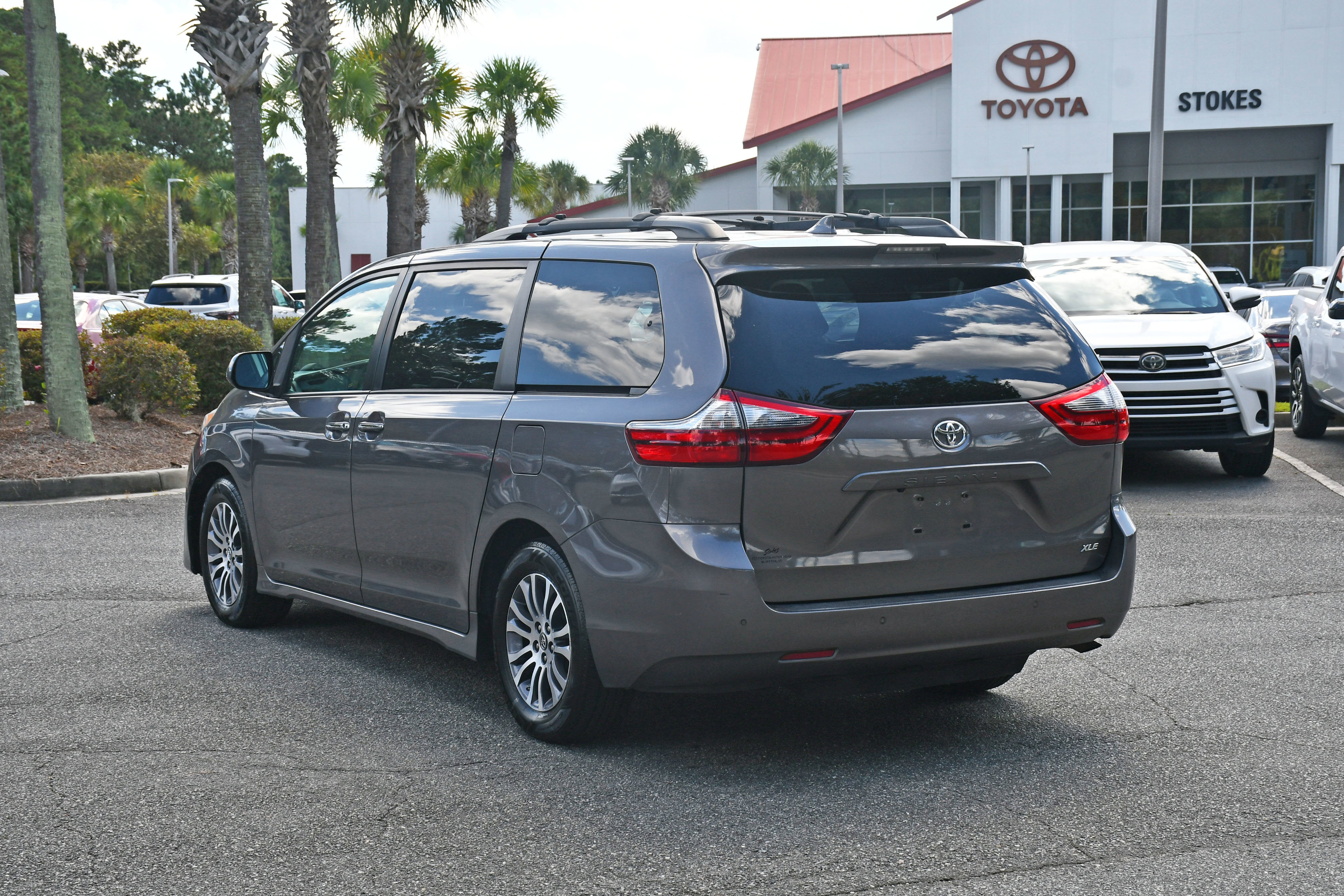 2020 Toyota Sienna XLE