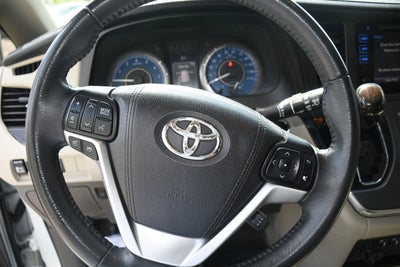 2017 Toyota Sienna XLE