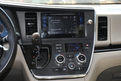 2017 Toyota Sienna XLE