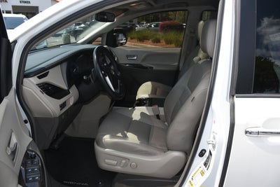 2017 Toyota Sienna XLE