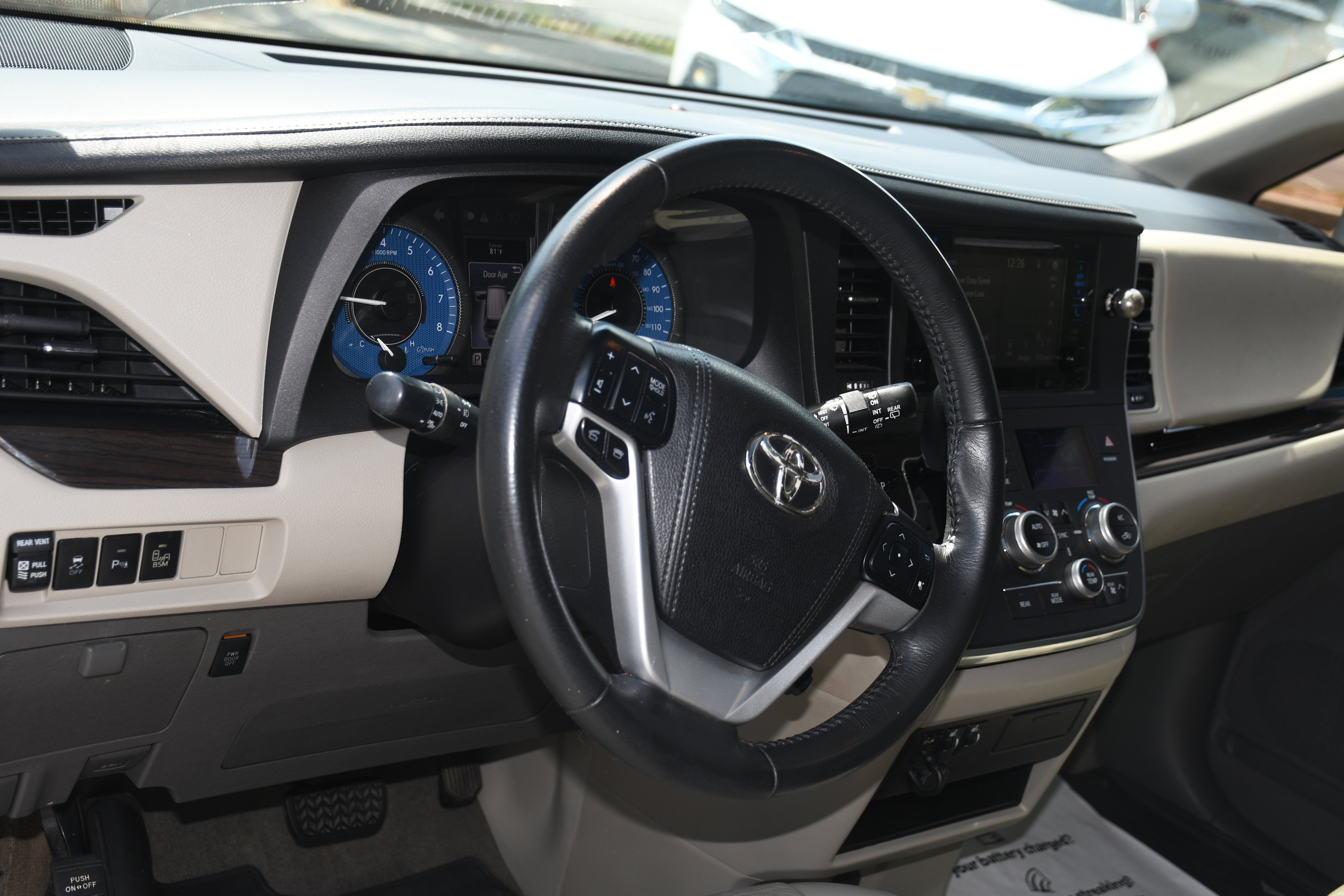 2017 Toyota Sienna XLE