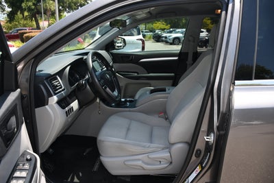 2019 Toyota Highlander LE