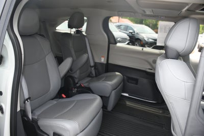 2022 Toyota Sienna Limited