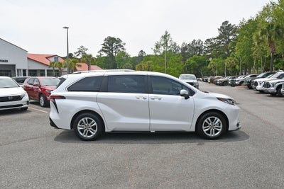 2022 Toyota Sienna Limited