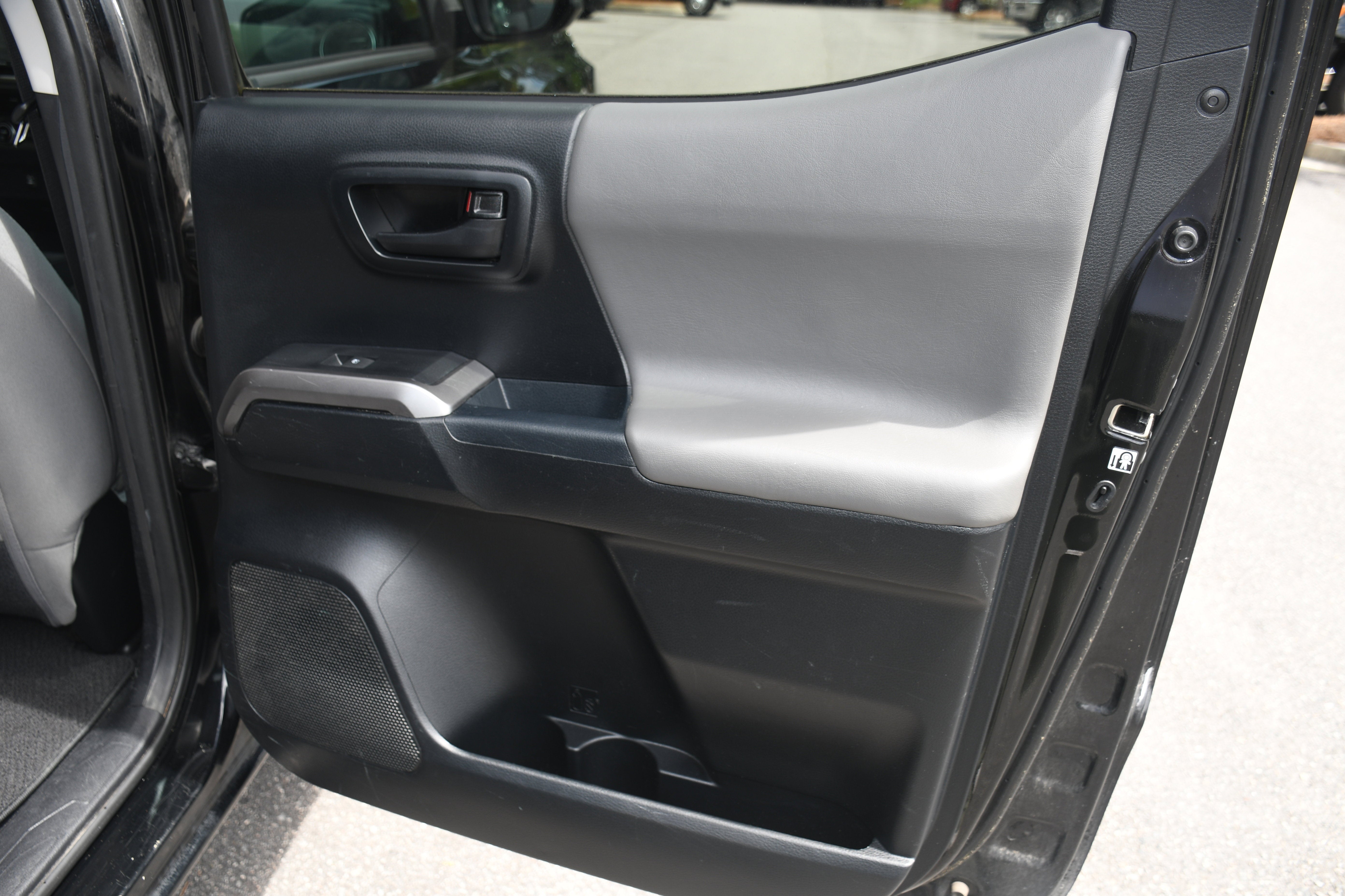 2017 Toyota Tacoma SR5 DOUBLE CAB 5'