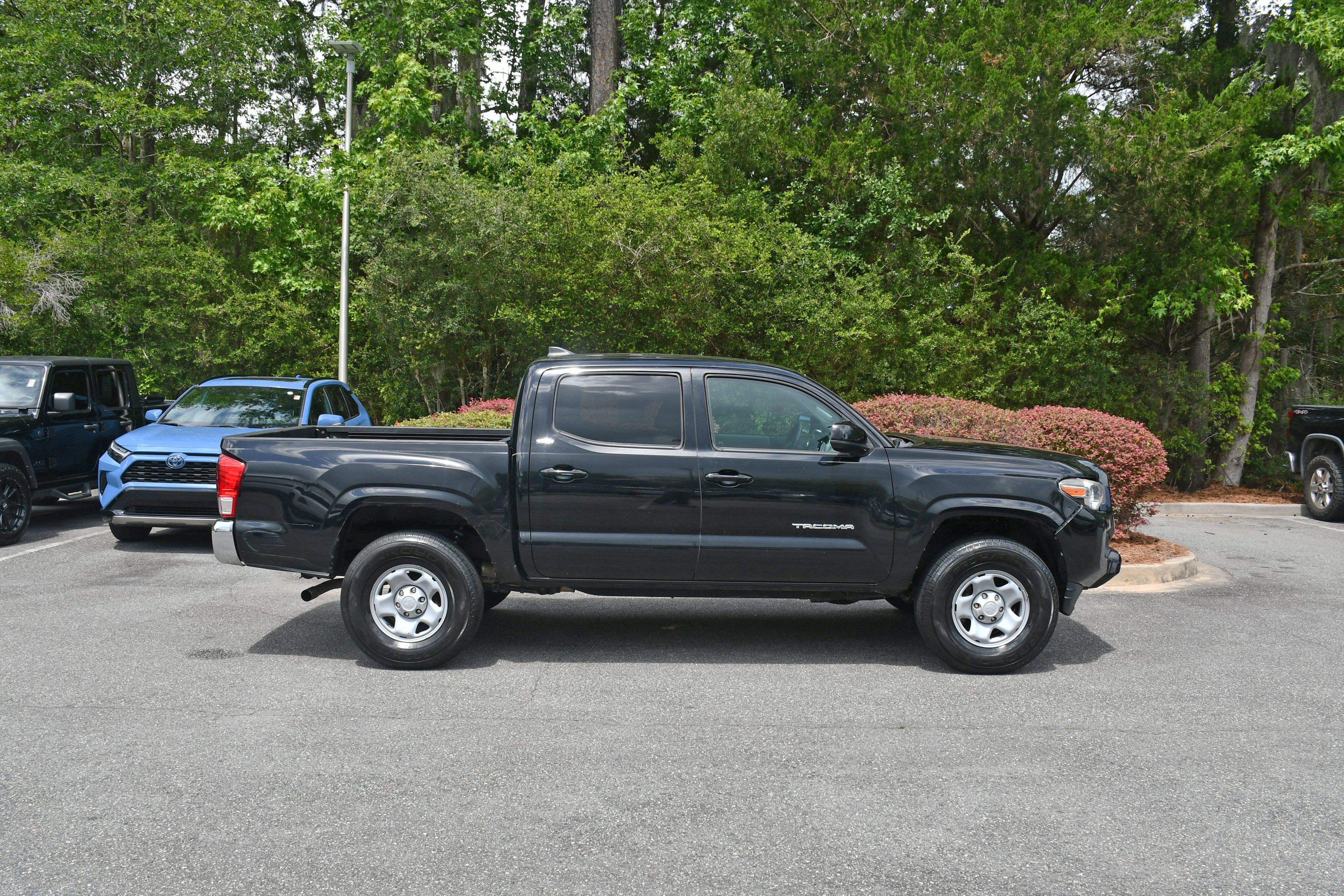2017 Toyota Tacoma SR5 DOUBLE CAB 5'