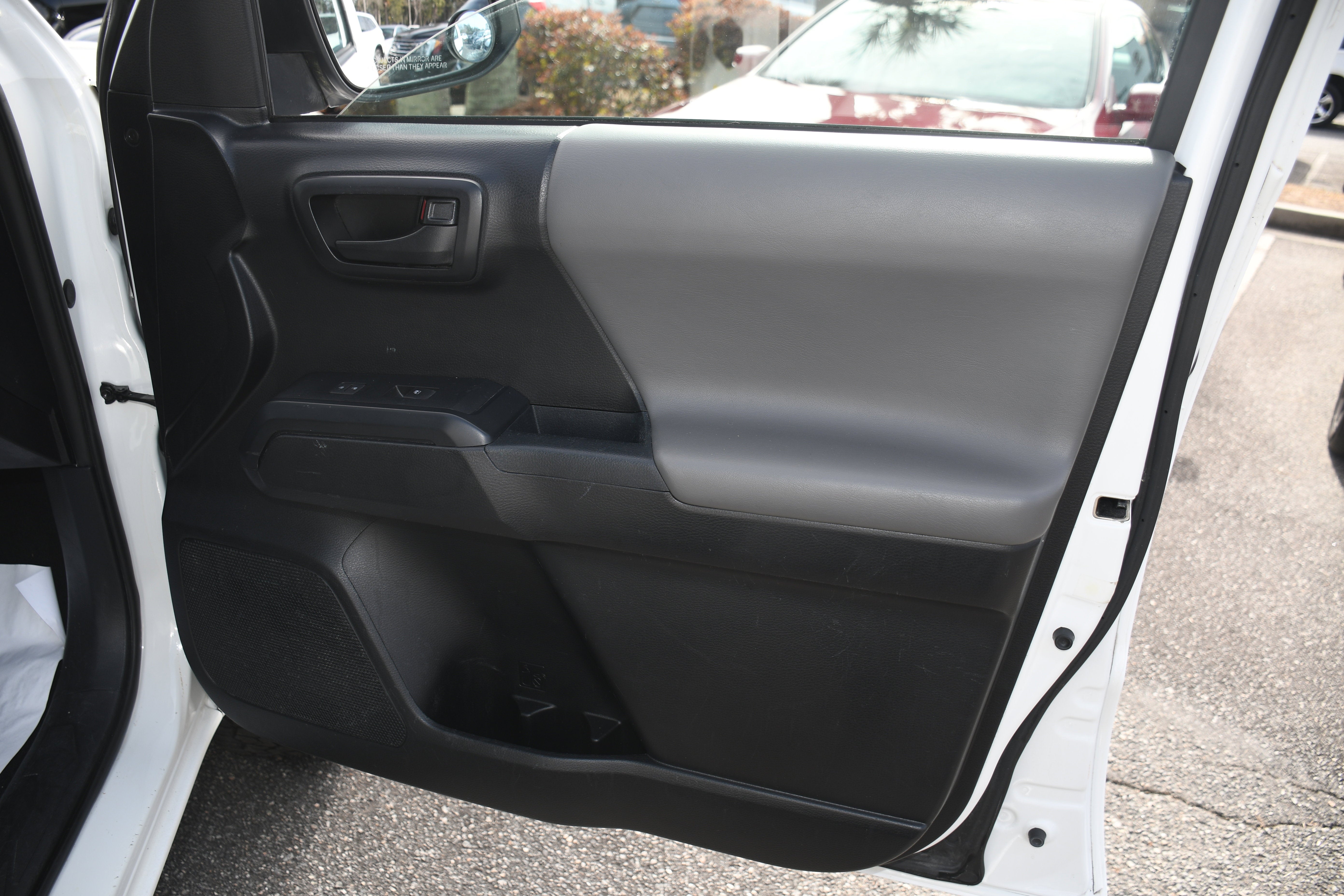 2017 Toyota Tacoma SR