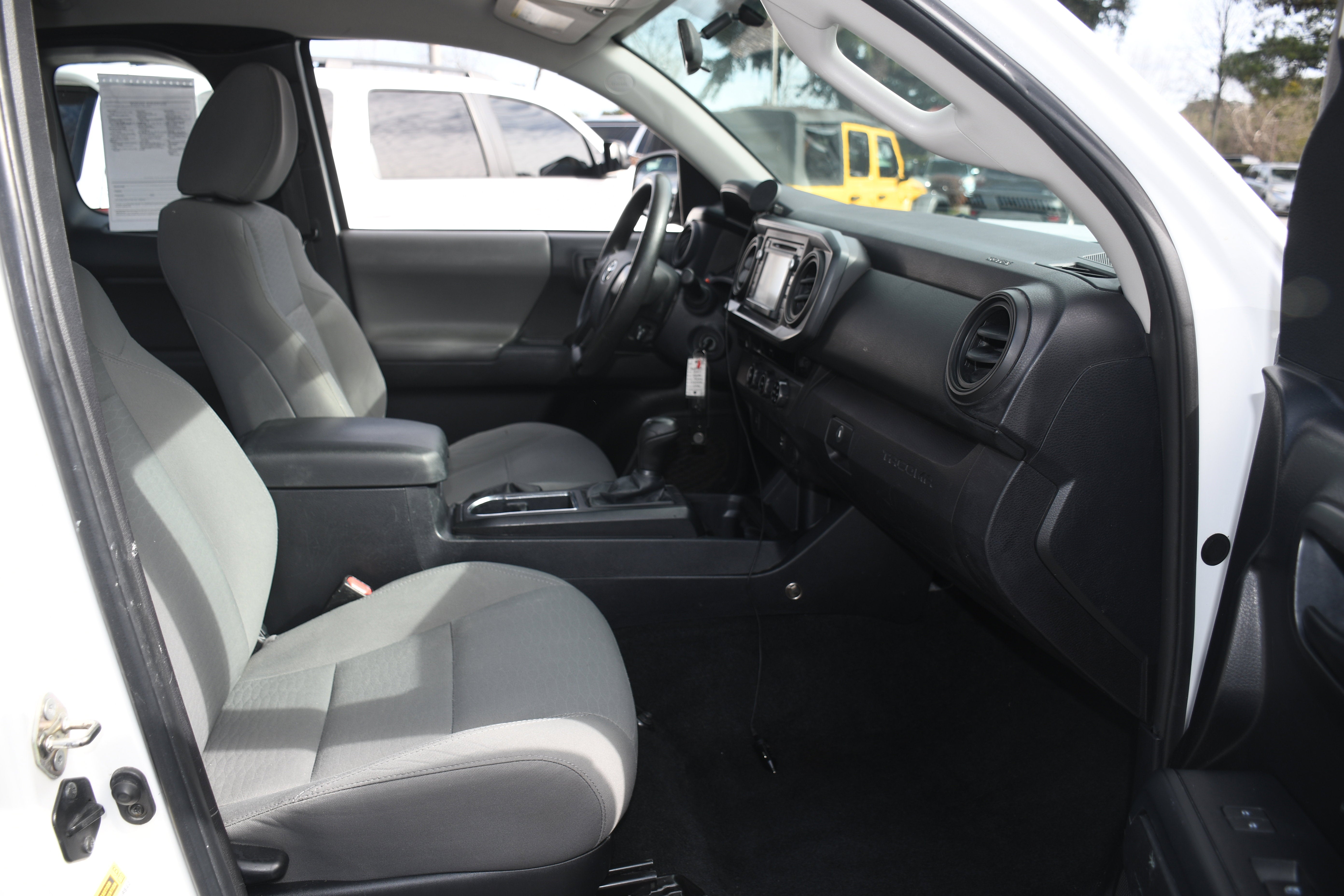 2017 Toyota Tacoma SR