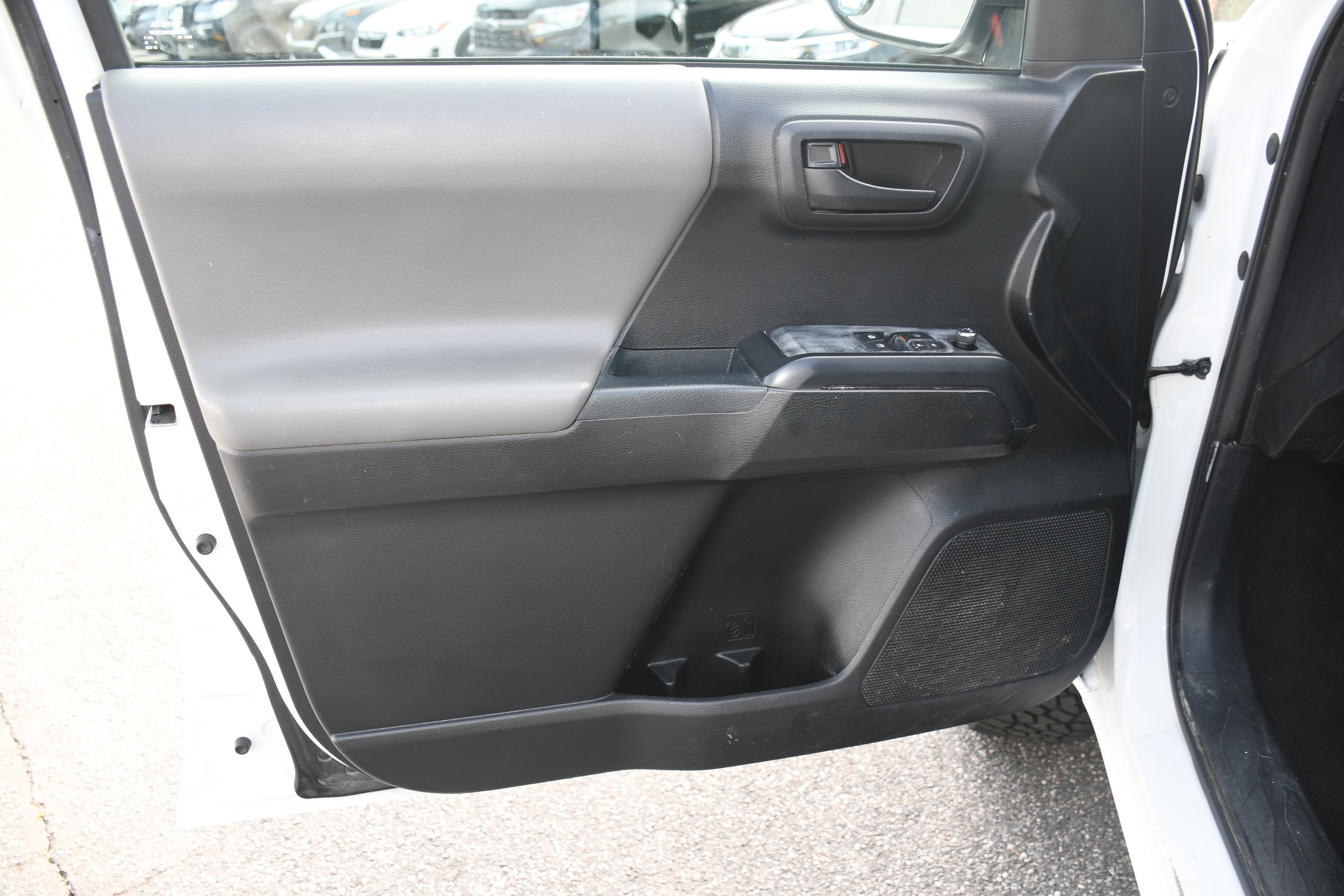 2017 Toyota Tacoma SR