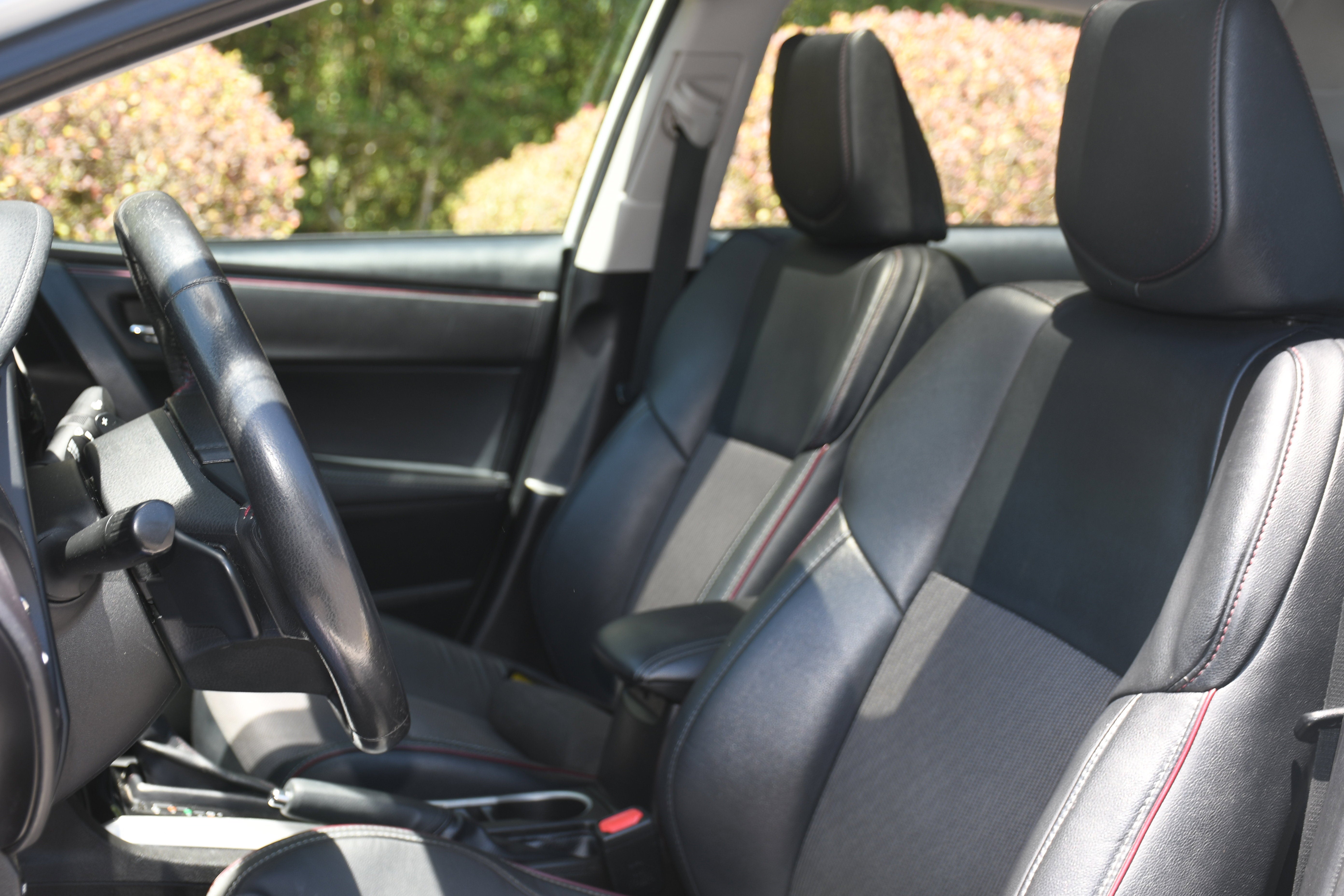 2017 Toyota Corolla SE SPECIAL EDITIO
