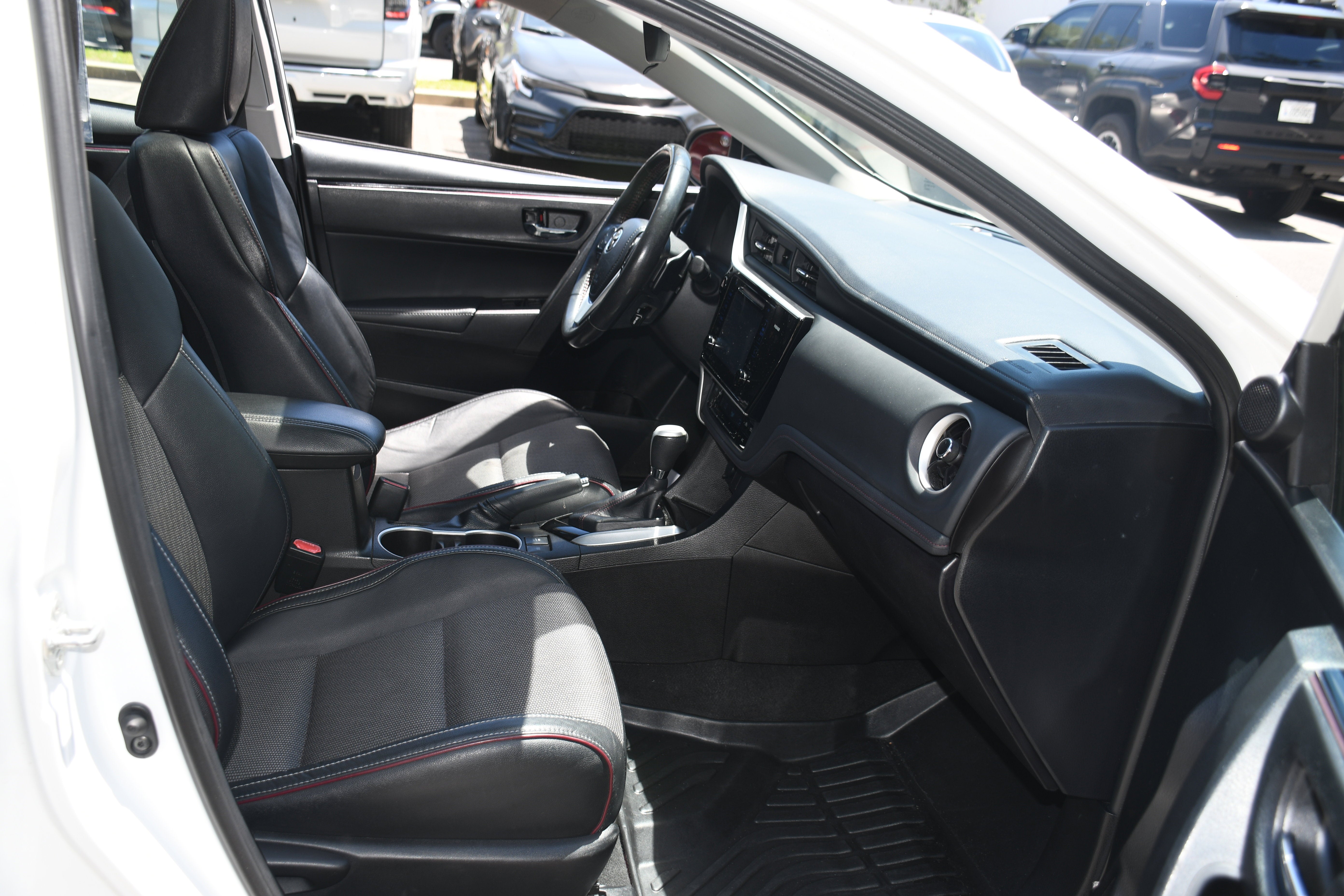 2017 Toyota Corolla SE SPECIAL EDITIO