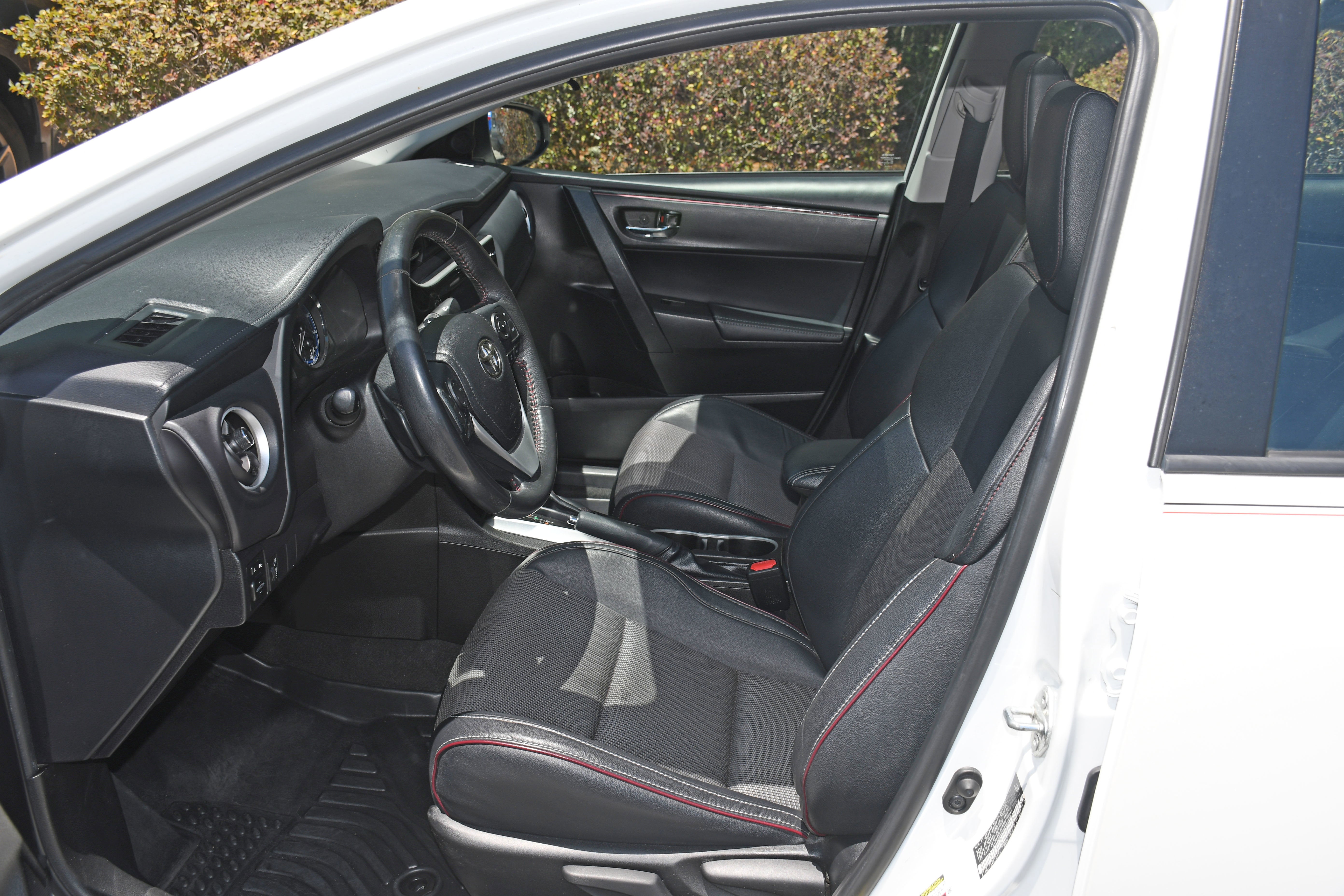 2017 Toyota Corolla SE SPECIAL EDITIO