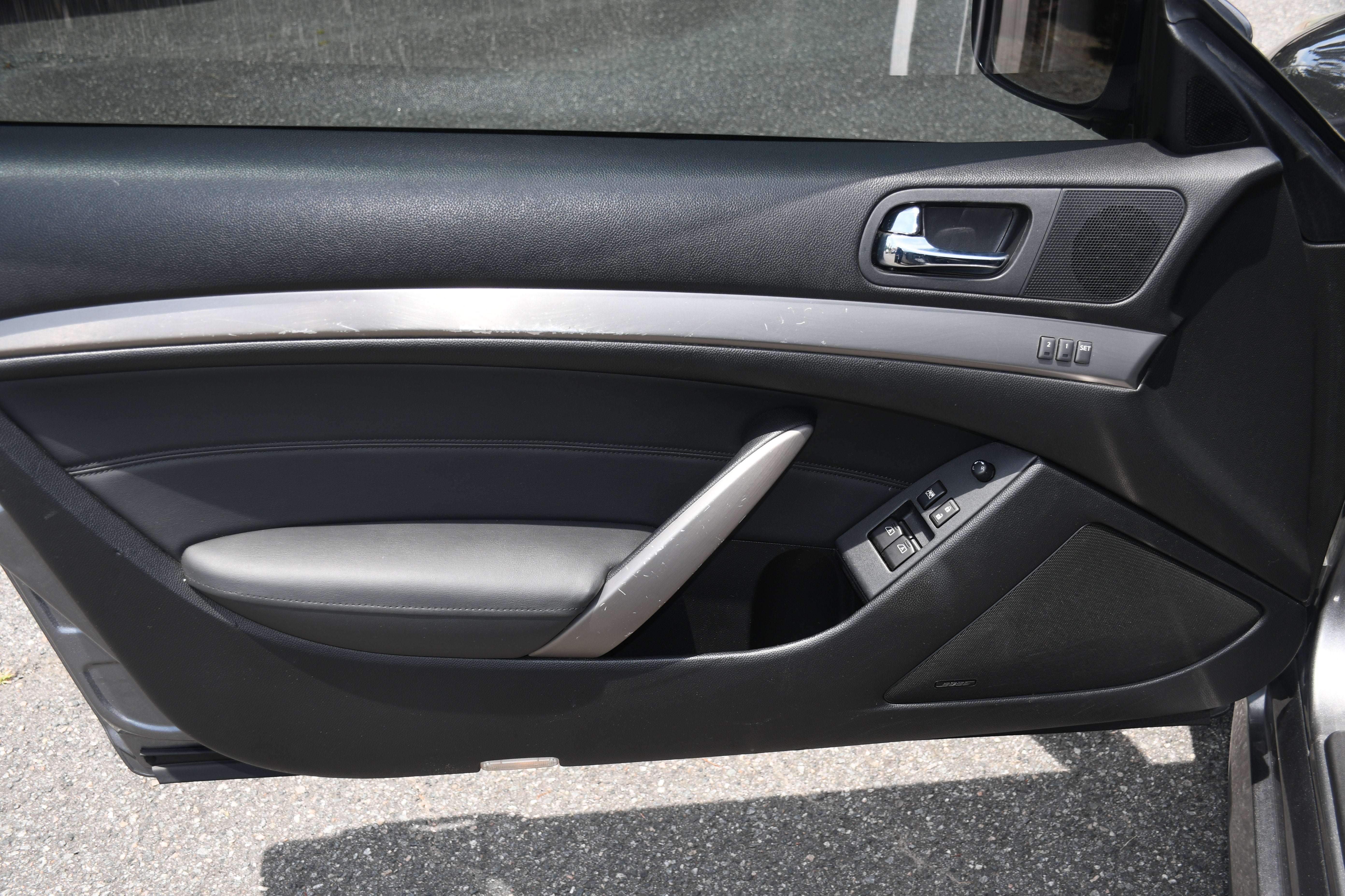 2012 INFINITI G37 Coupe x