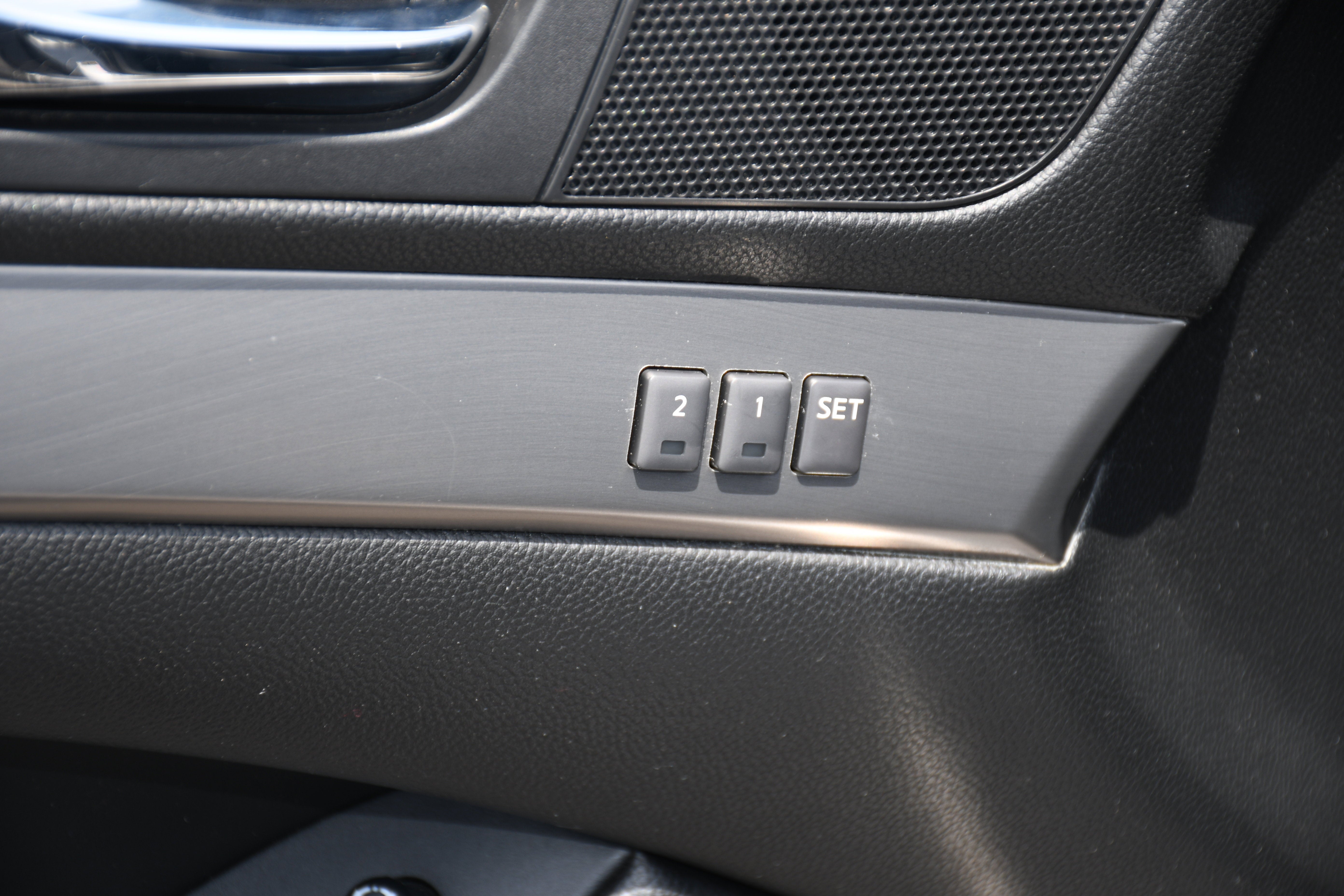 2012 INFINITI G37 Coupe x