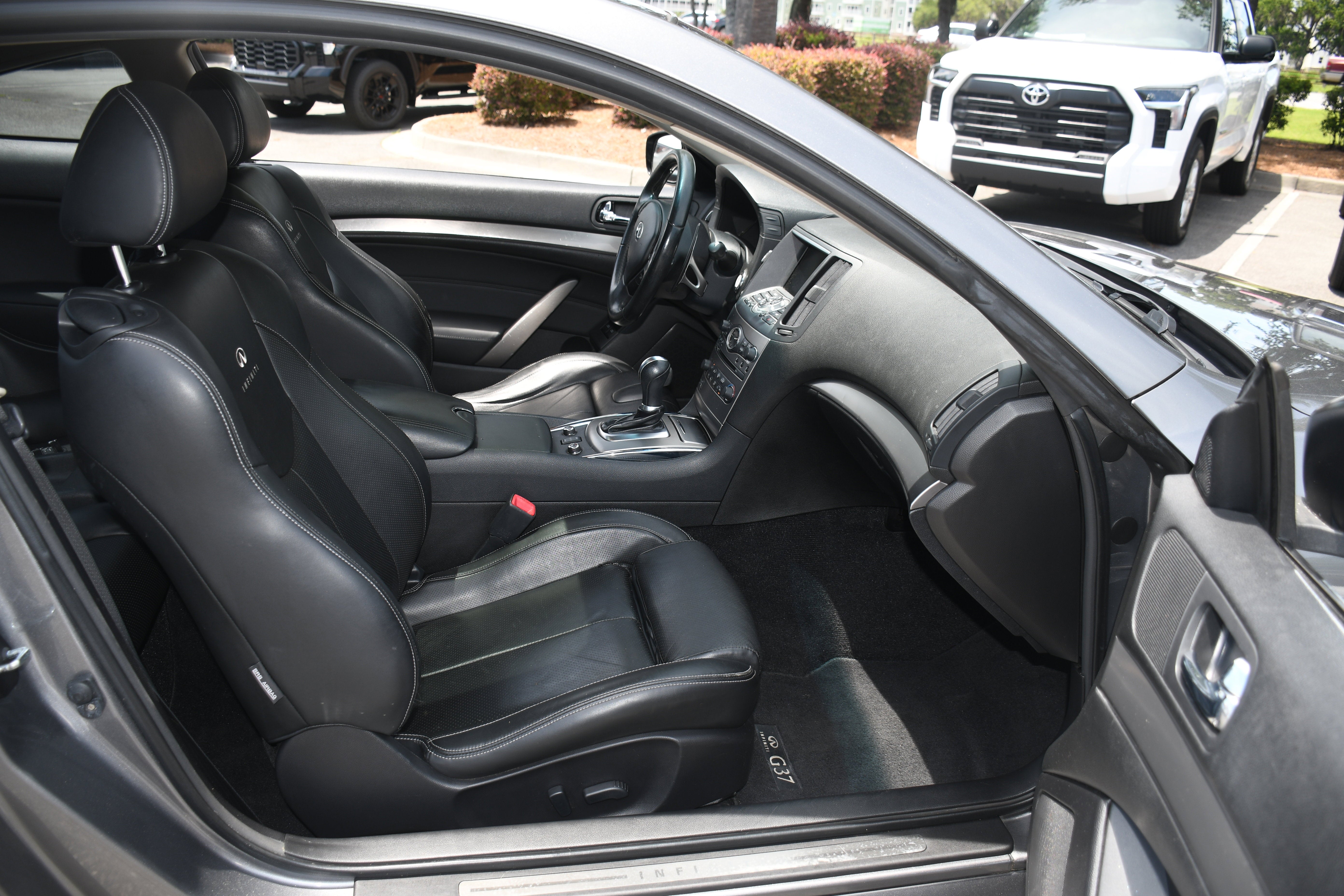 2012 INFINITI G37 Coupe x