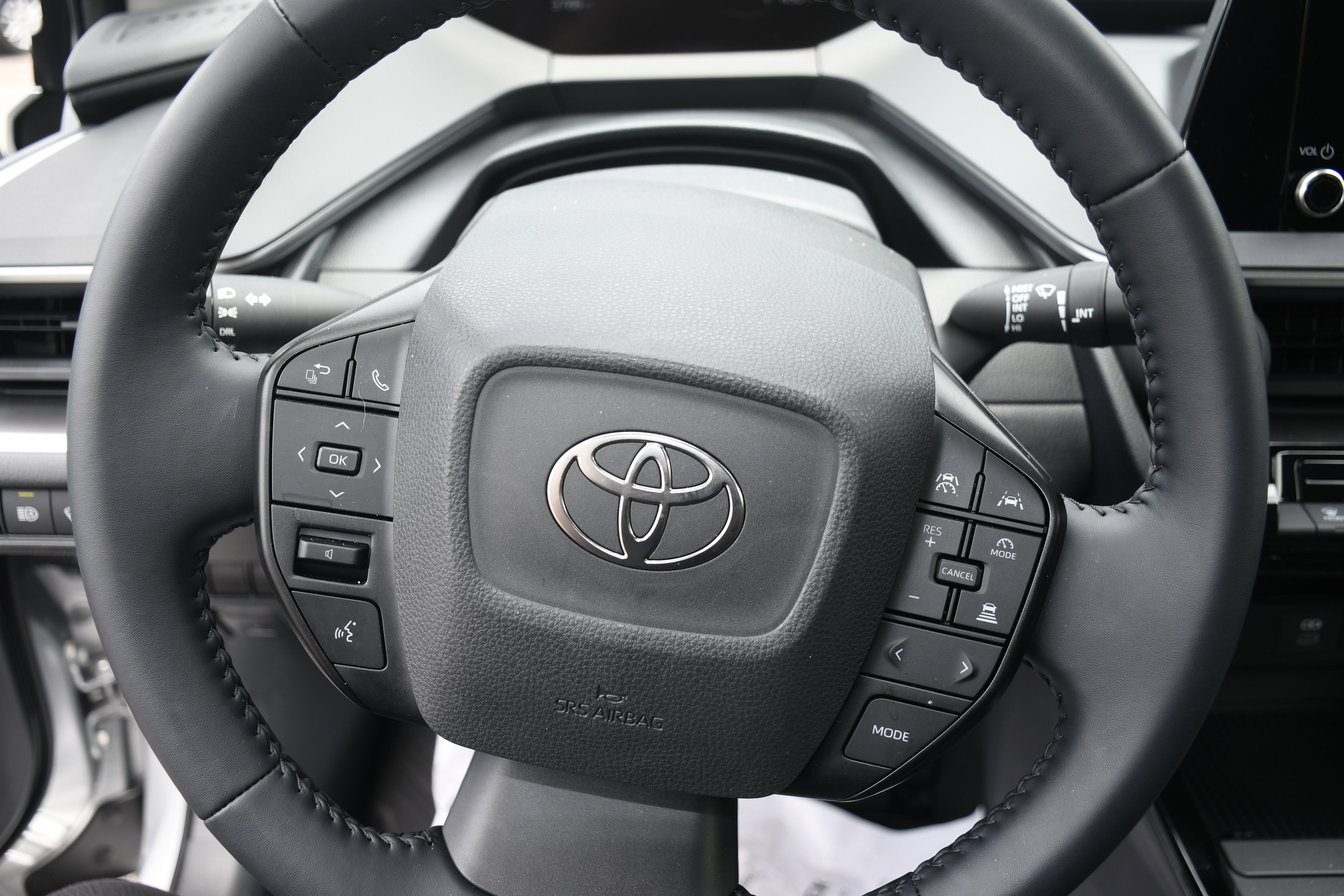 2025 Toyota Prius LE