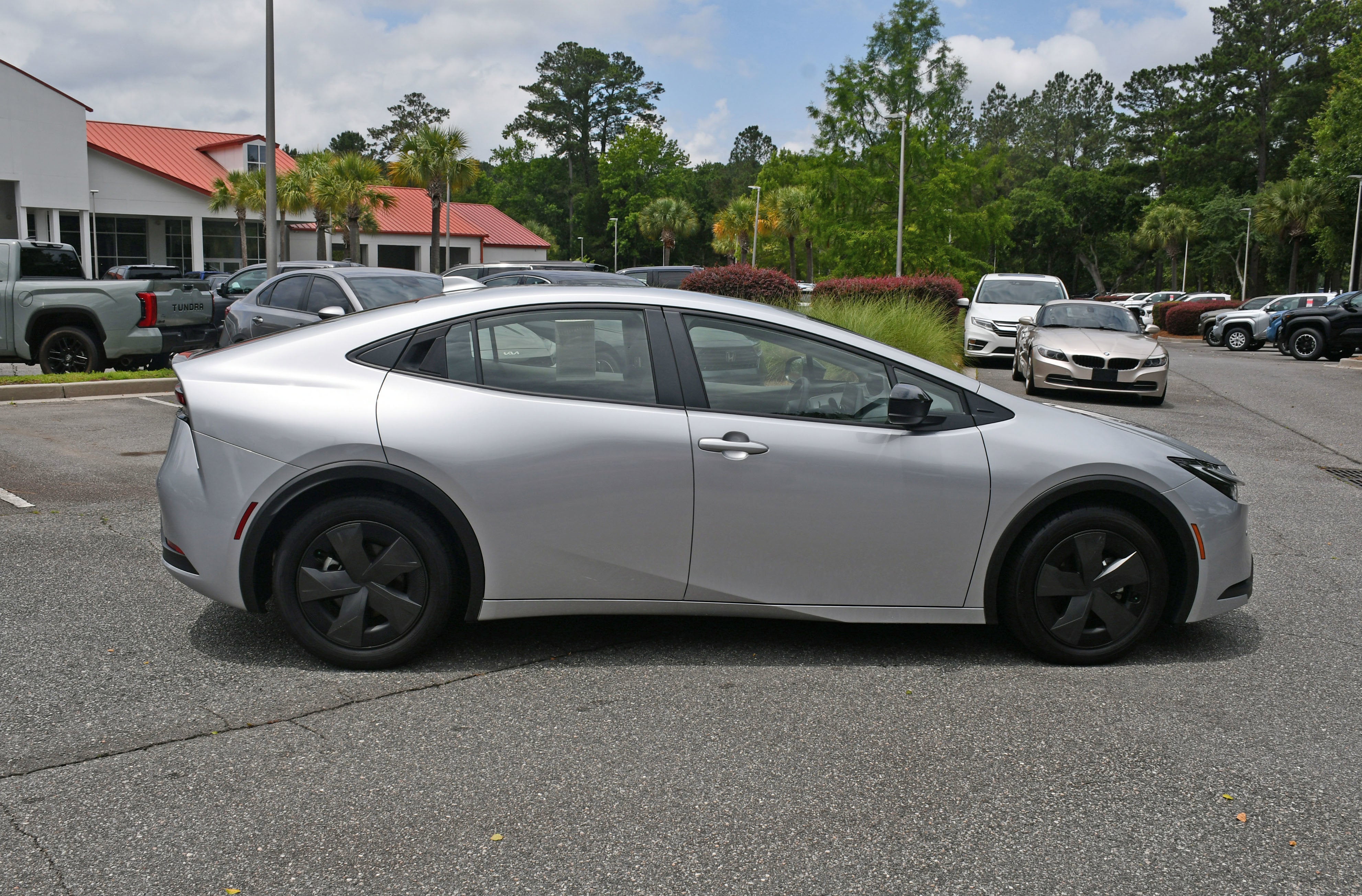 2025 Toyota Prius LE