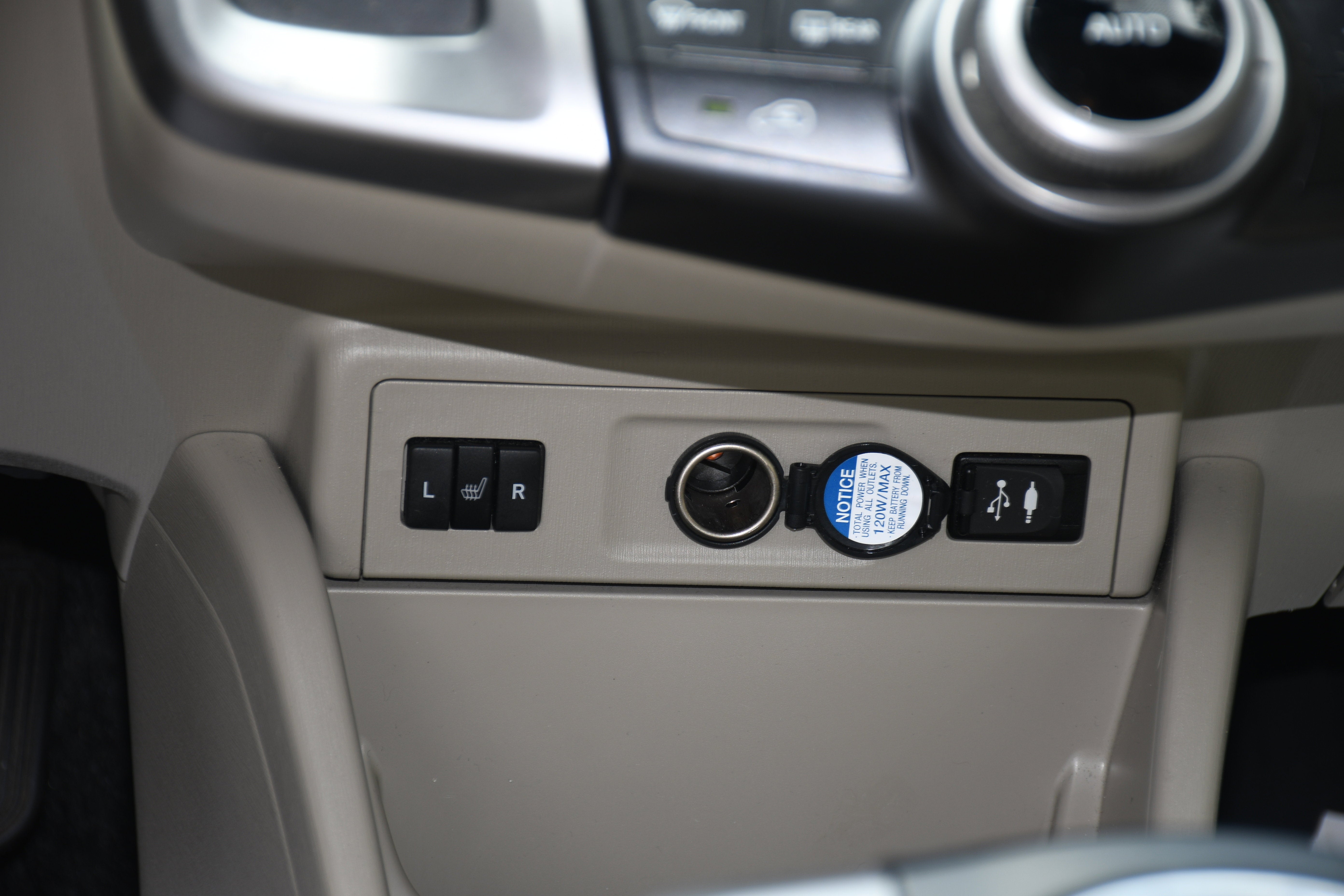 2017 Toyota Prius v Four