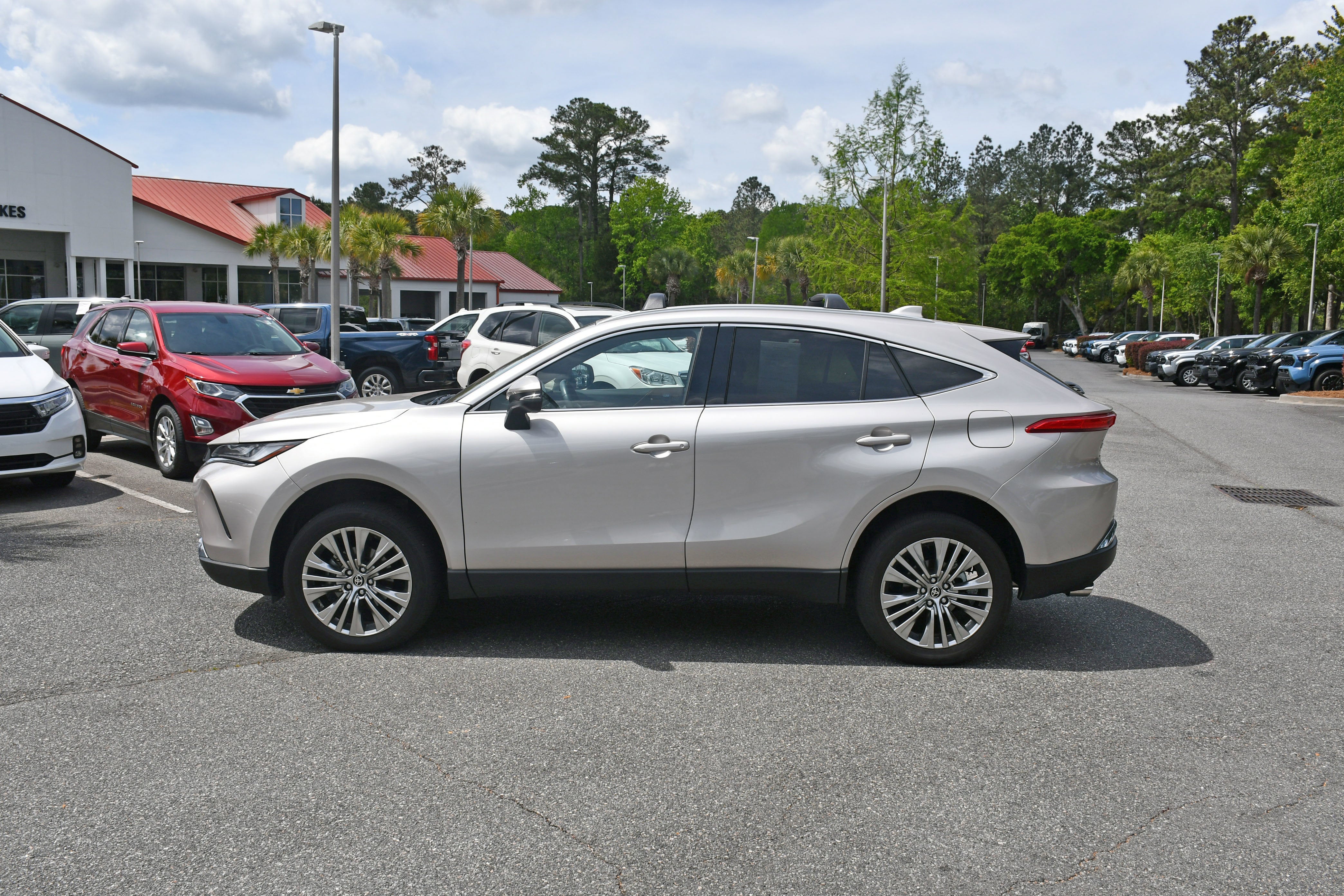 2023 Toyota Venza XLE