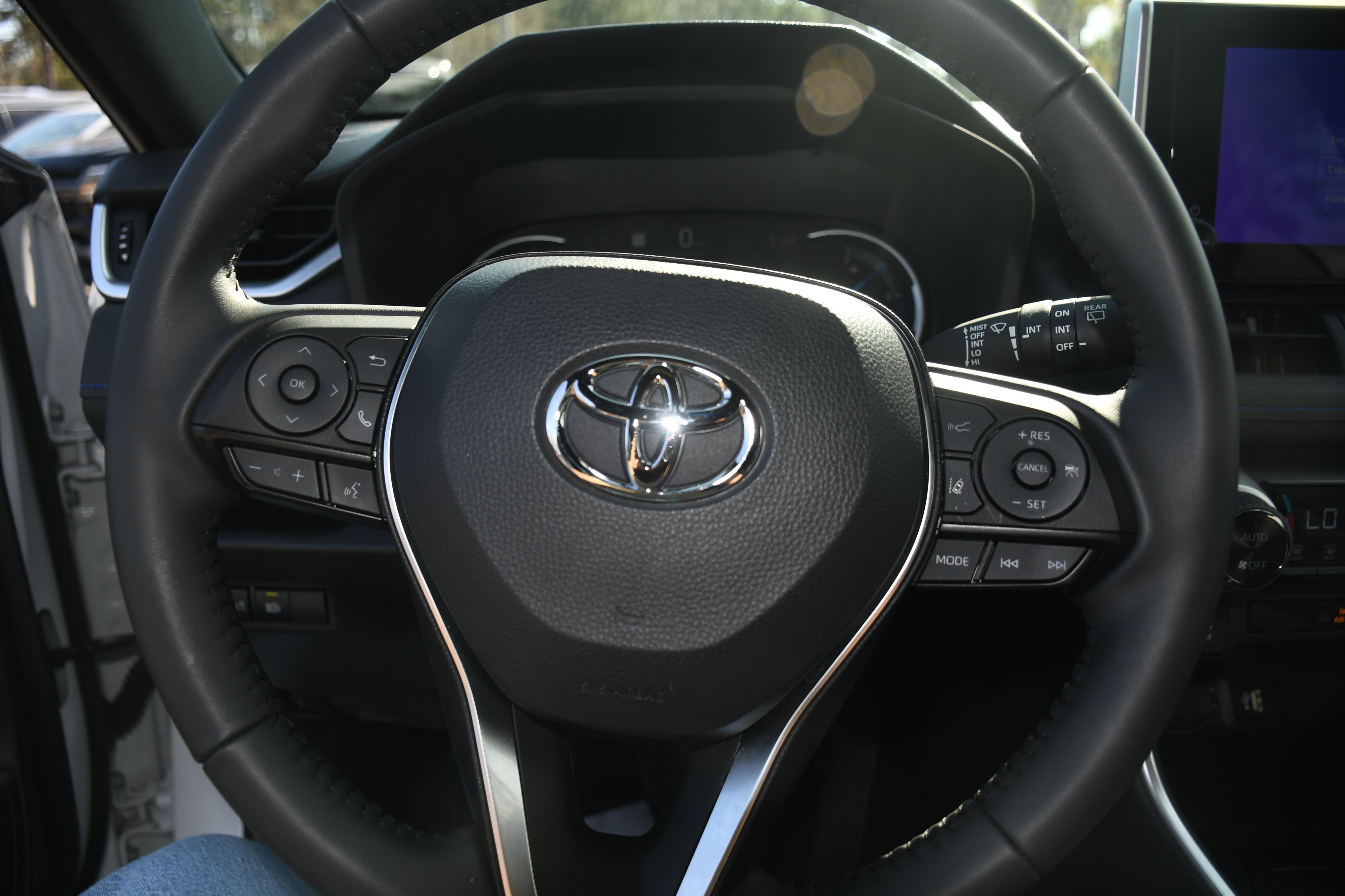 2025 Toyota RAV4 Hybrid SE