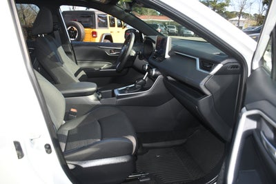 2025 Toyota RAV4 Hybrid SE