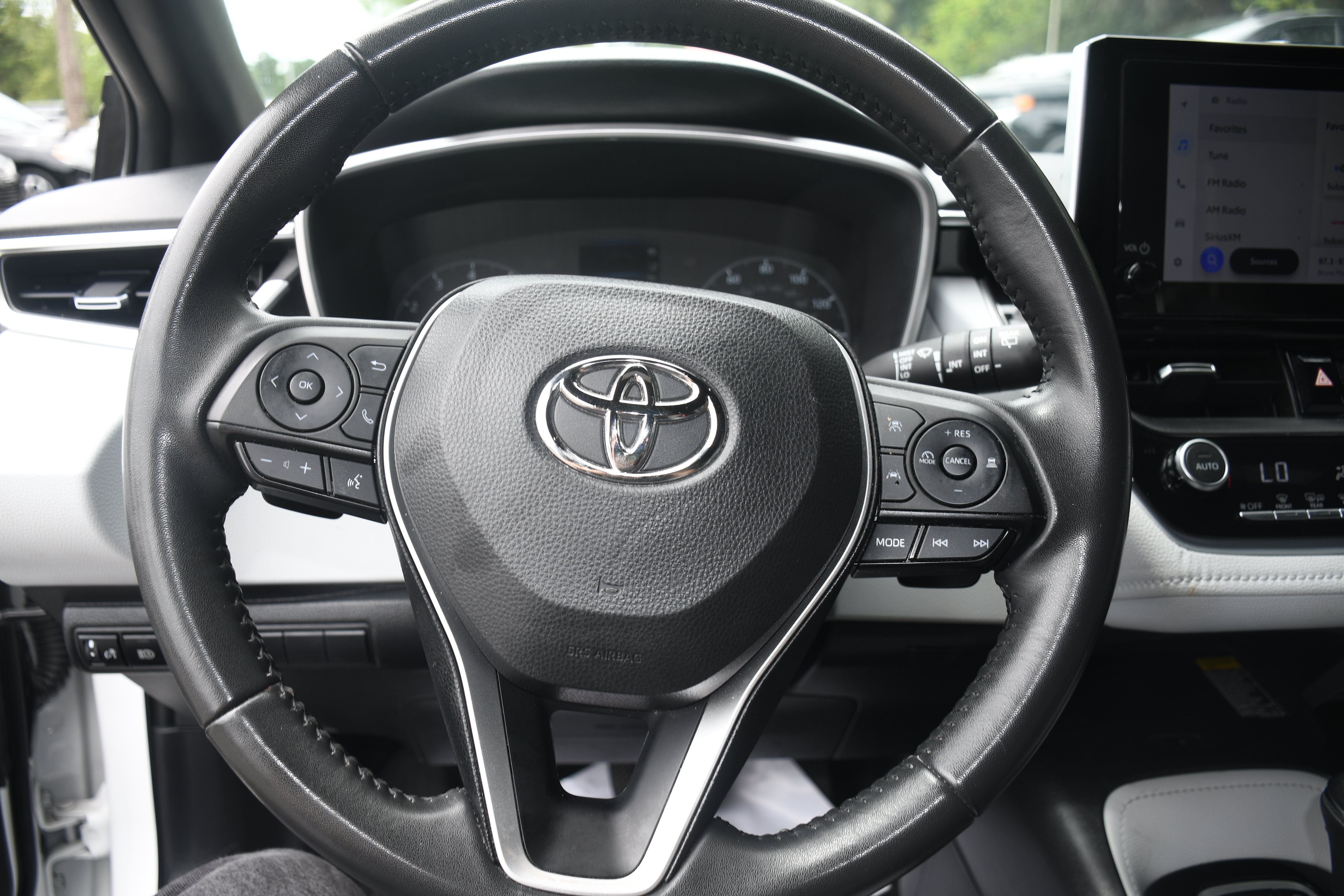 2024 Toyota Corolla Hatchback SE