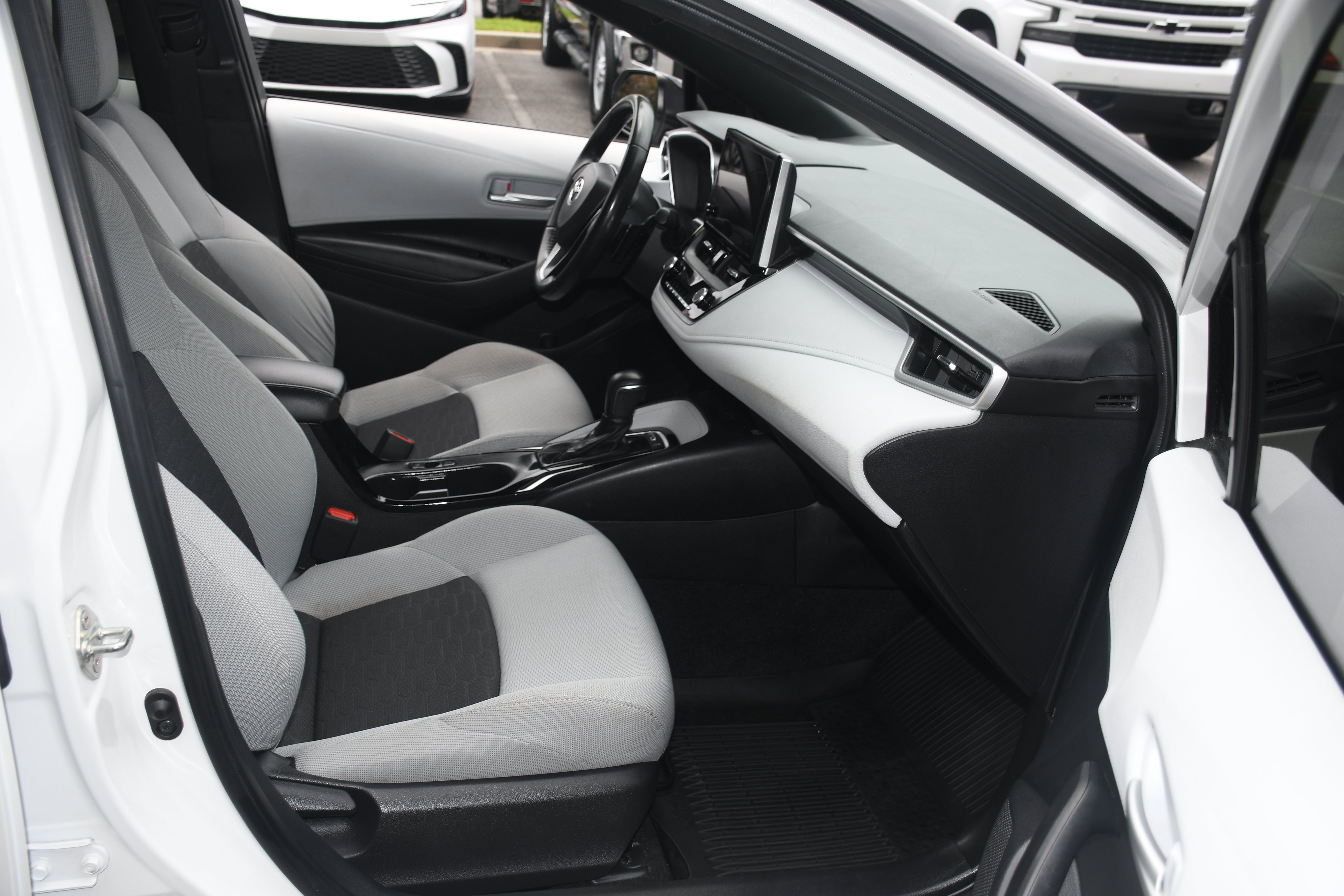 2024 Toyota Corolla Hatchback SE
