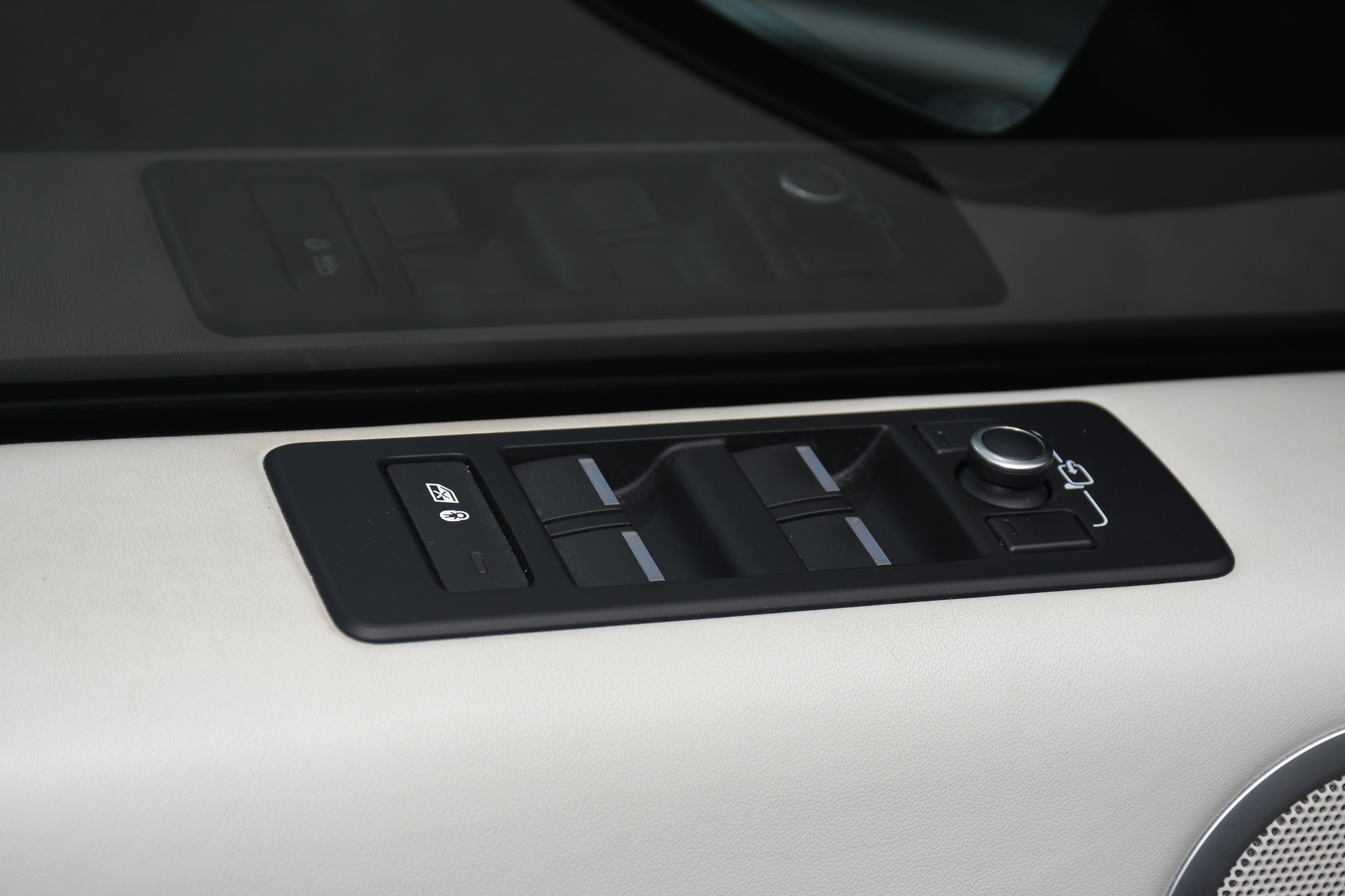 2017 Land Rover Discovery HSE Luxury