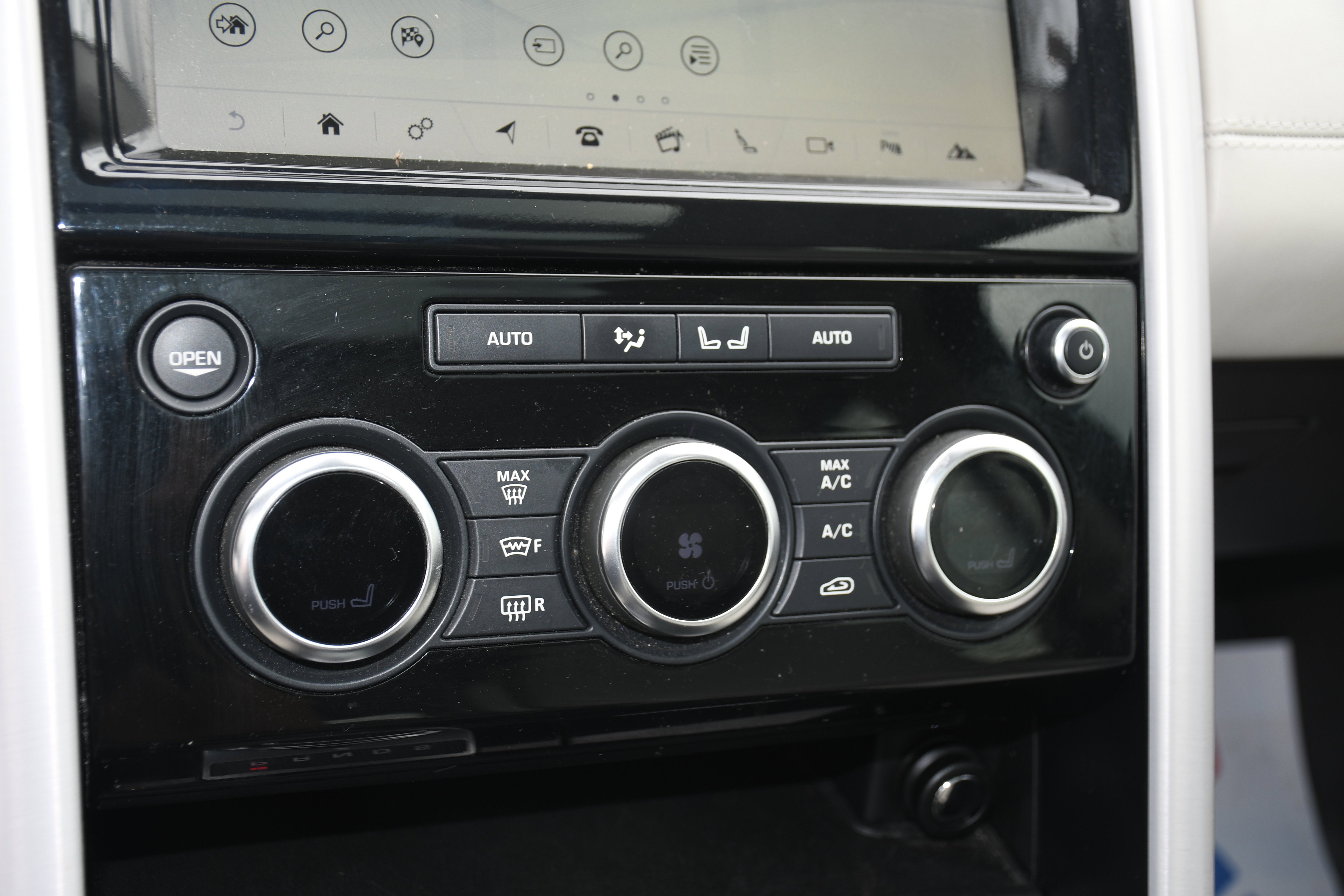 2017 Land Rover Discovery HSE Luxury