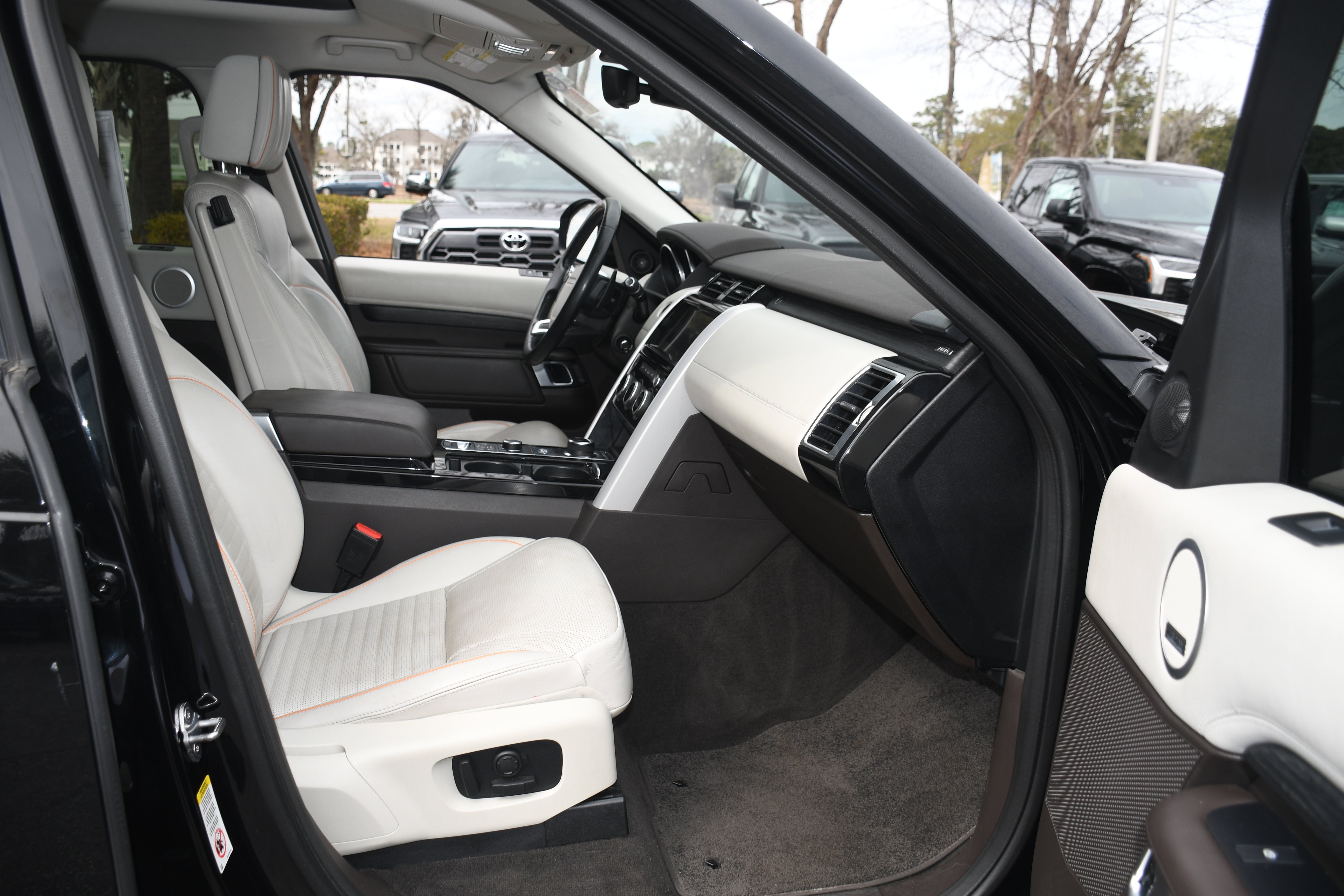 2017 Land Rover Discovery HSE Luxury