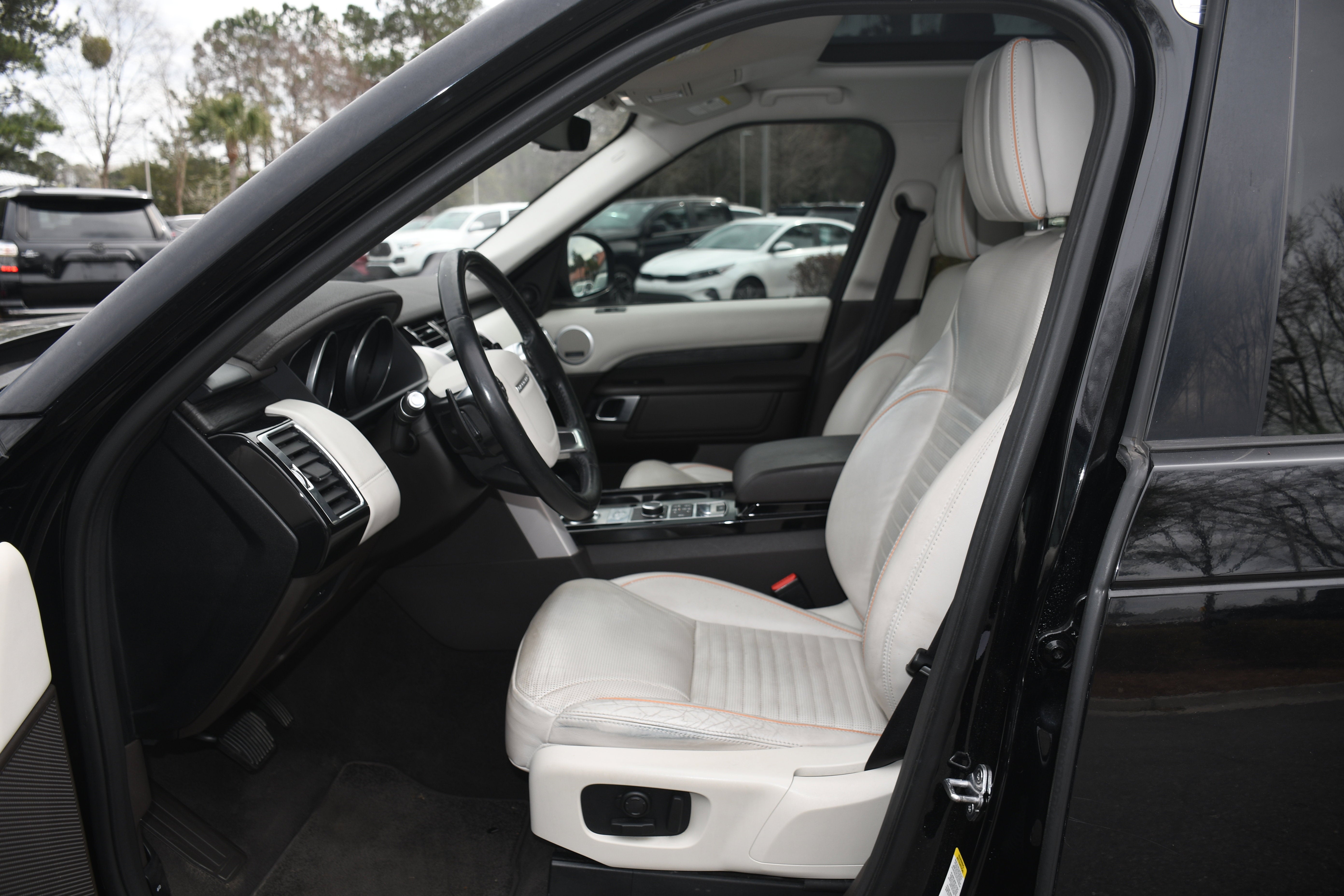 2017 Land Rover Discovery HSE Luxury